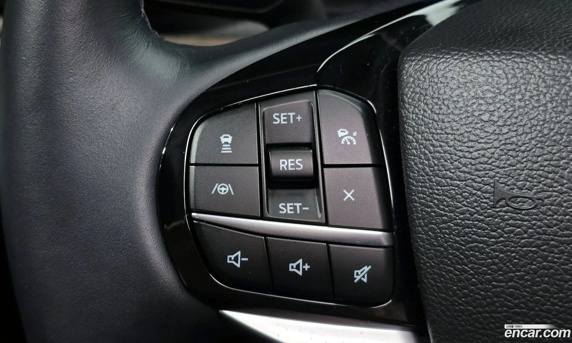 Ford Explorer 6th Gen 2023 1FM5K8HC8PGA39073 — 8