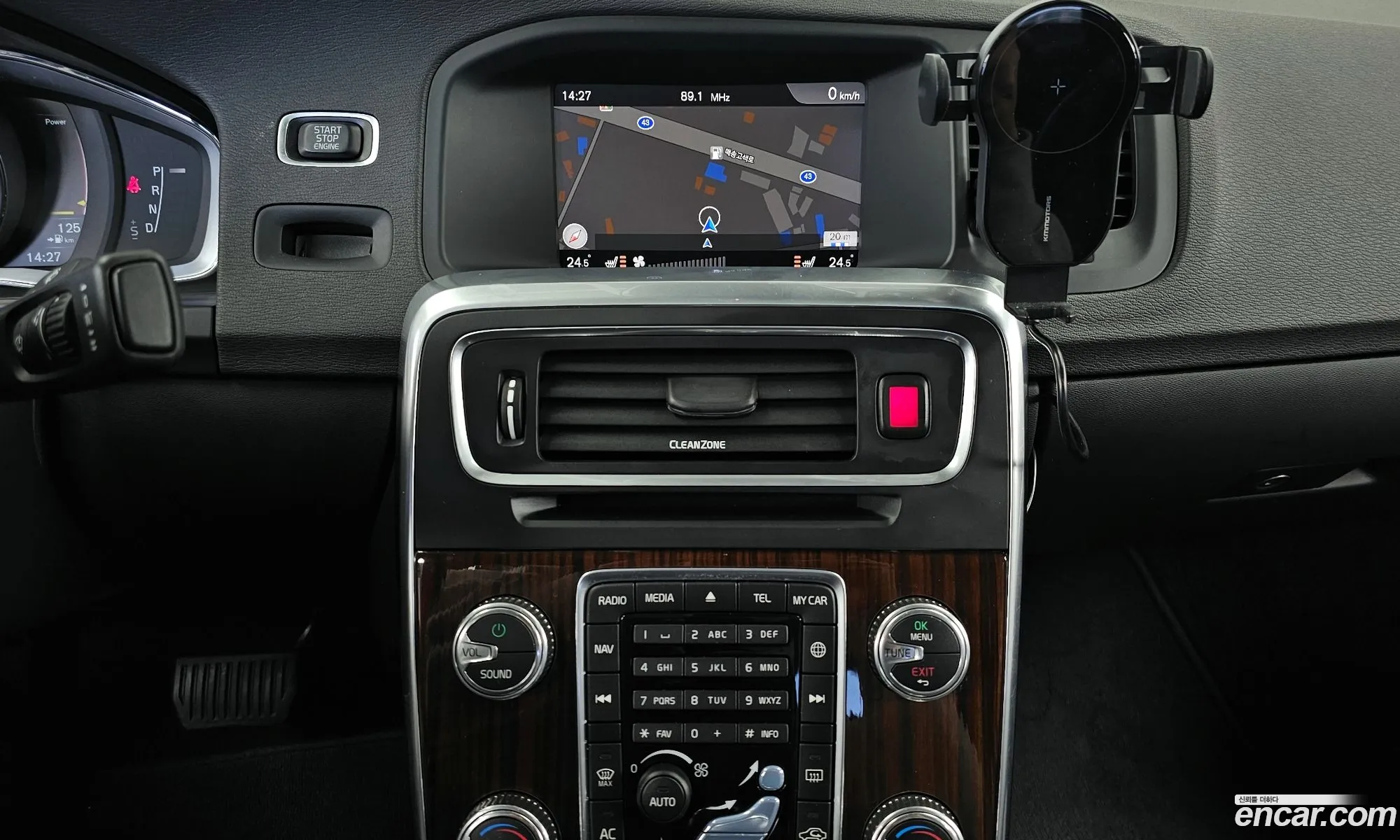 Volvo S60 2018 YV1FS79B0J2463427 — 19