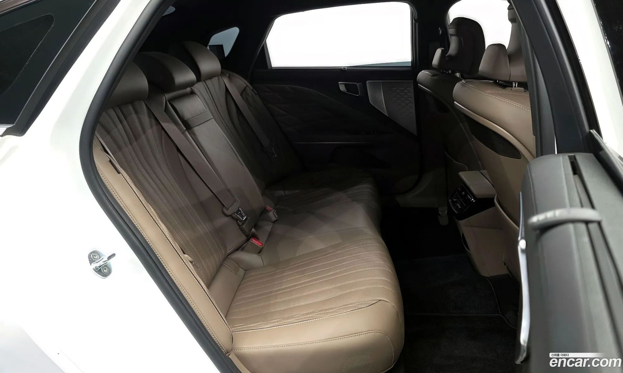 Kia K8 2021 — 14