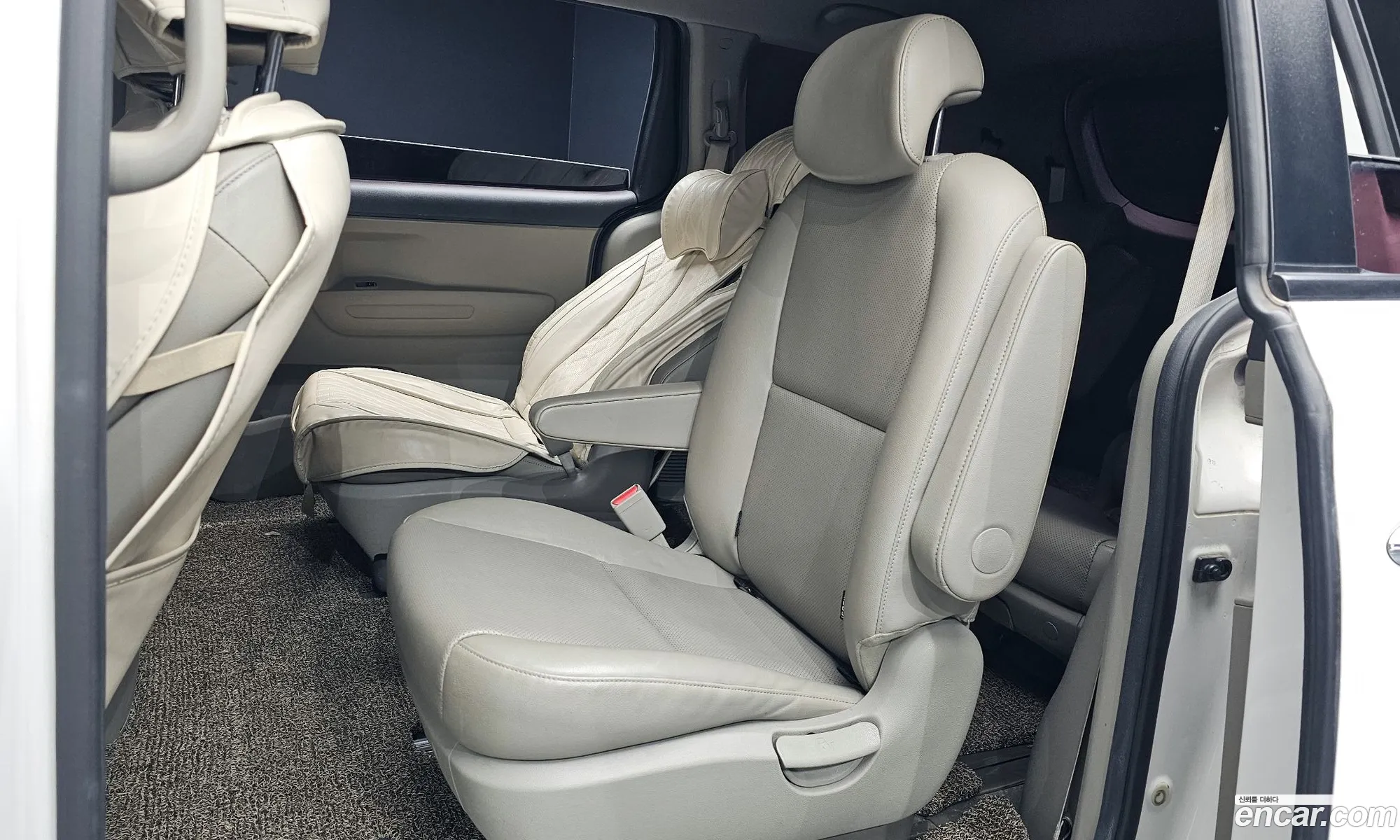 Kia Carnival 2015 — 19