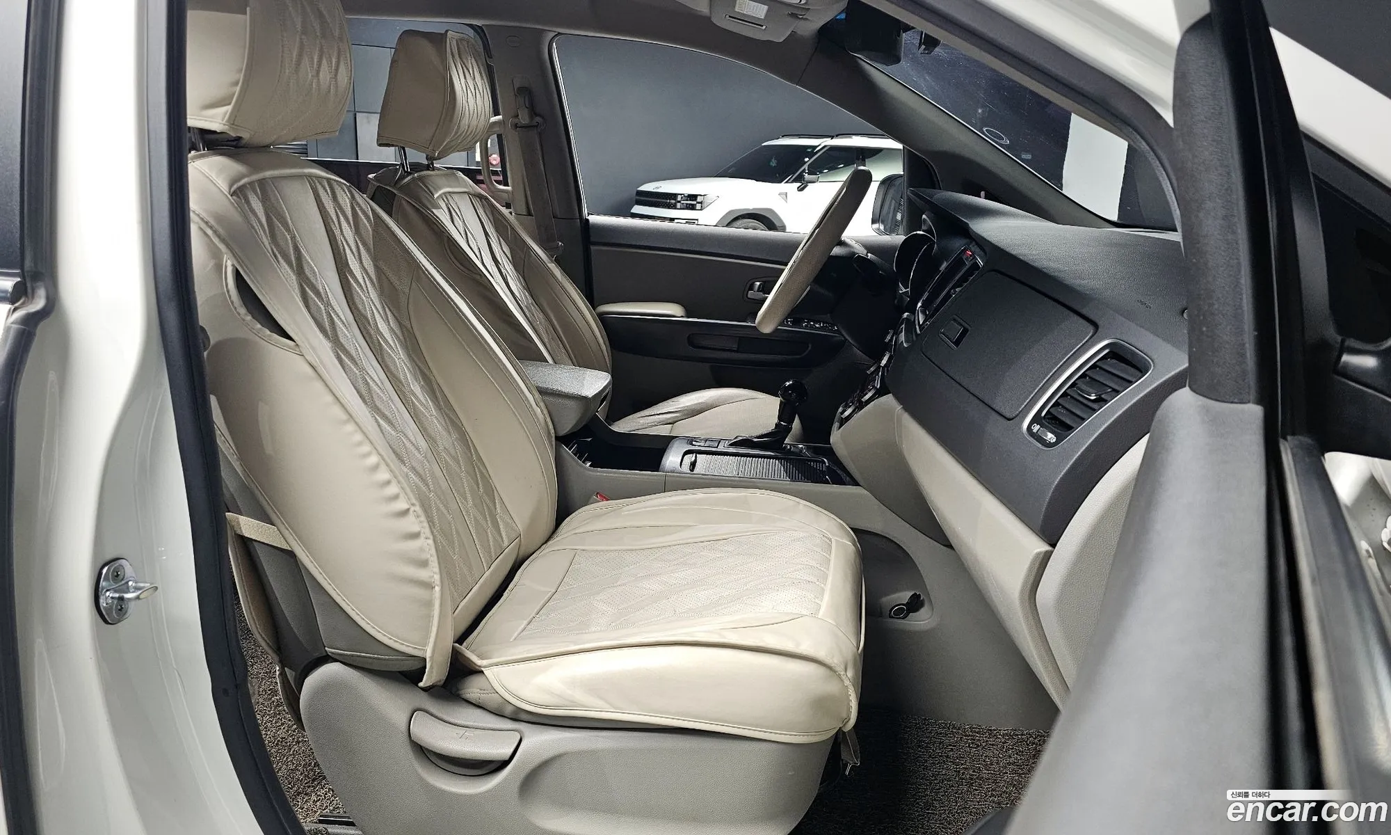 Kia Carnival 2015 — 4