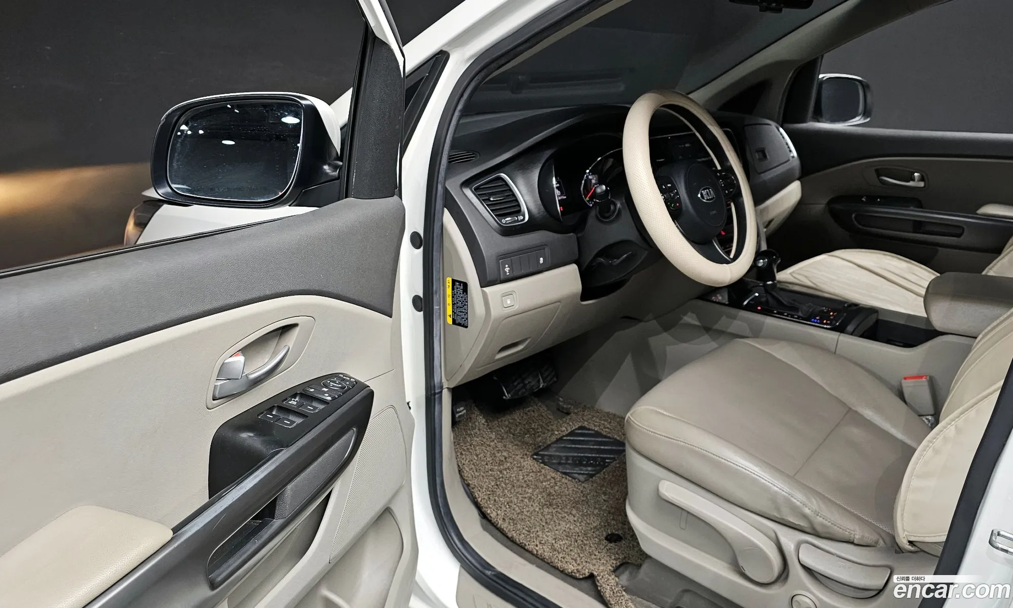 Kia Carnival 2015 — 17