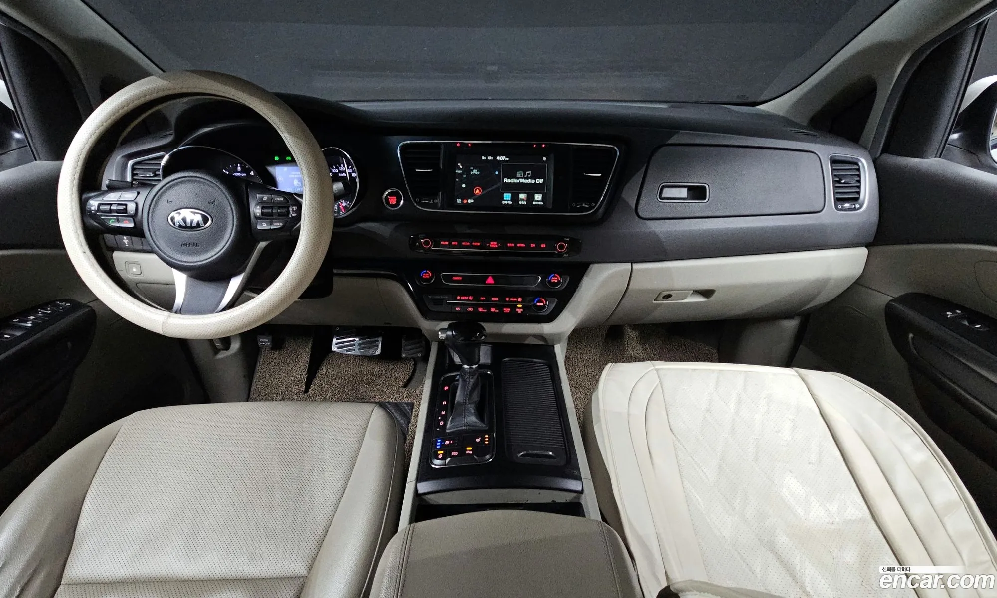 Kia Carnival 2015 — 5