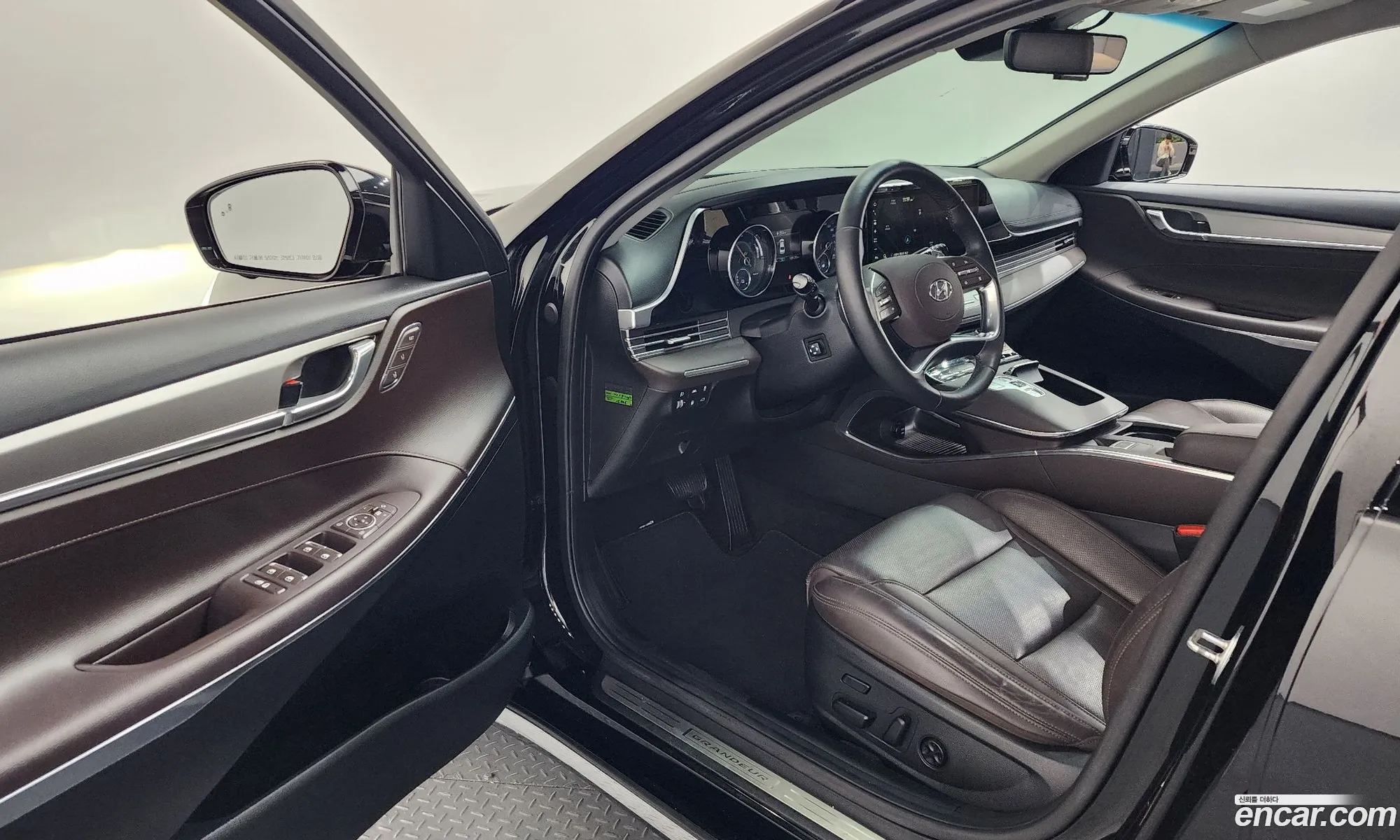 Hyundai Grandeur IG Hybrid 2021 — 3