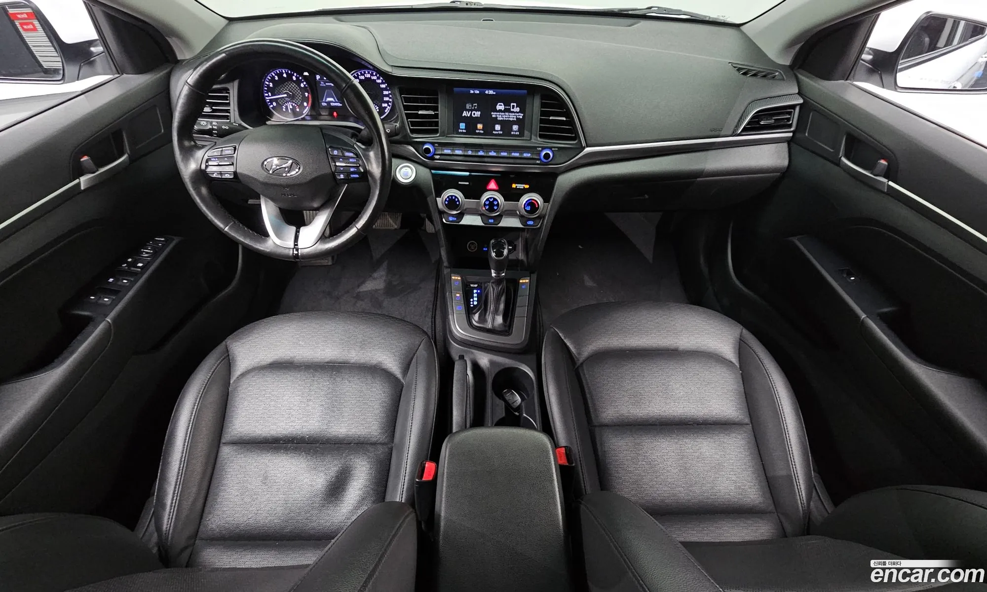 Hyundai Elantra AD 2019 — 16