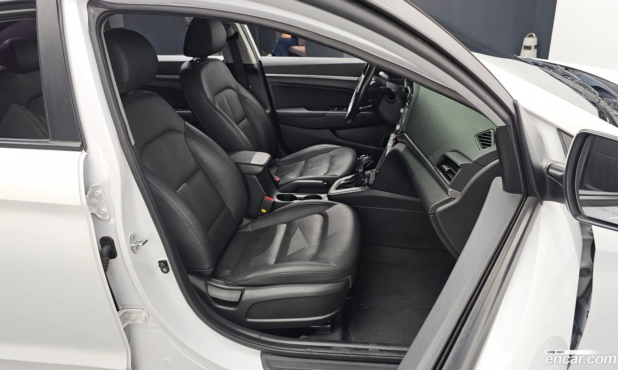 Hyundai Elantra AD 2019 — 3