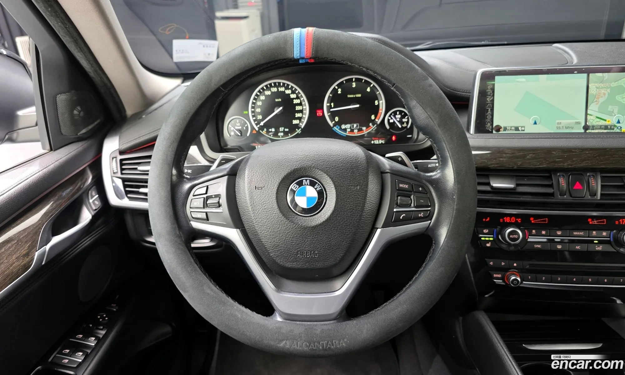 BMW X6 2015 WBAKV2108F0R24292 — 14