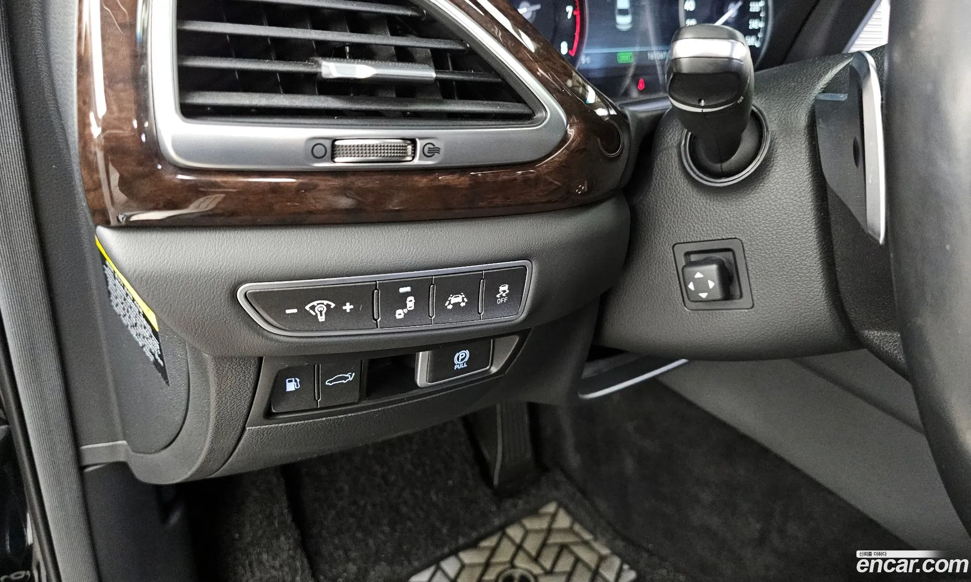 Genesis EQ900 2016 — 9