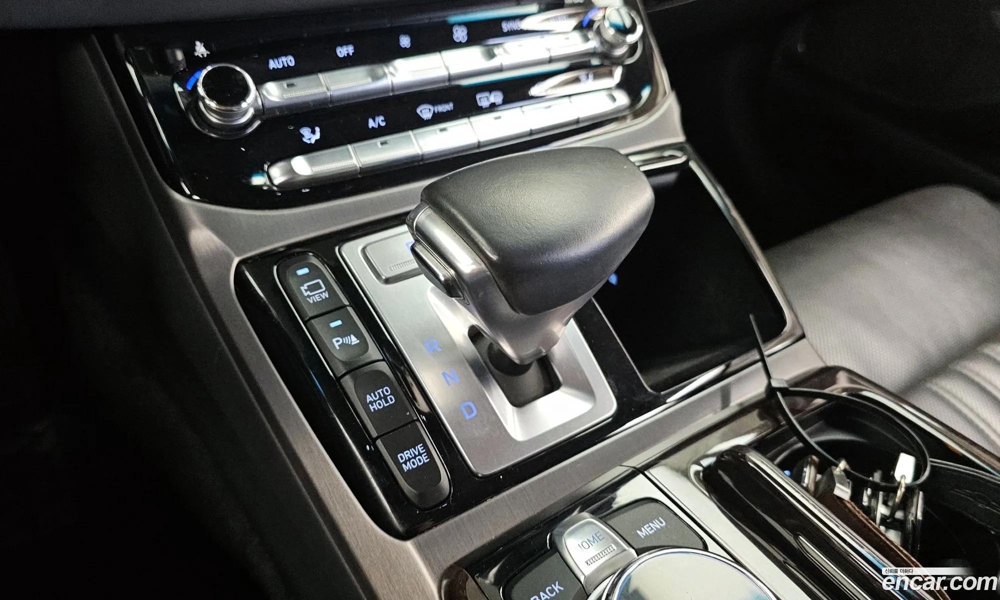 Genesis EQ900 2016 — 6