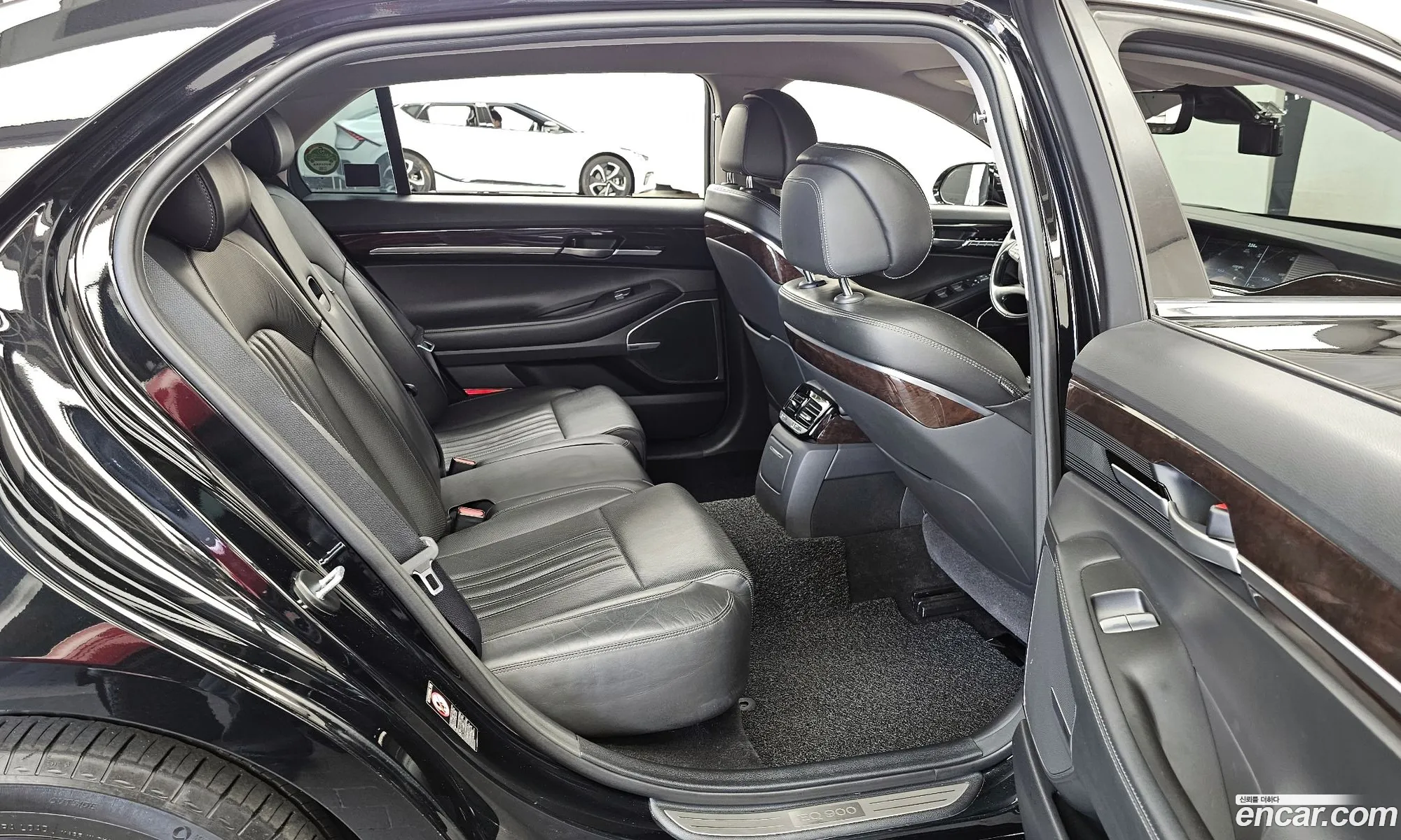 Genesis EQ900 2016 — 4