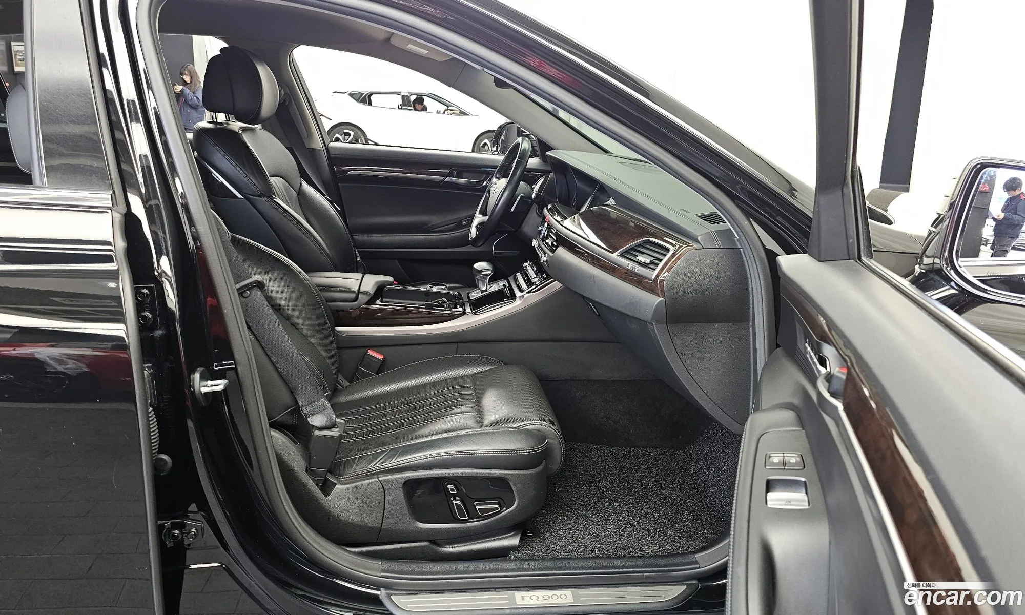 Genesis EQ900 2016 — 15
