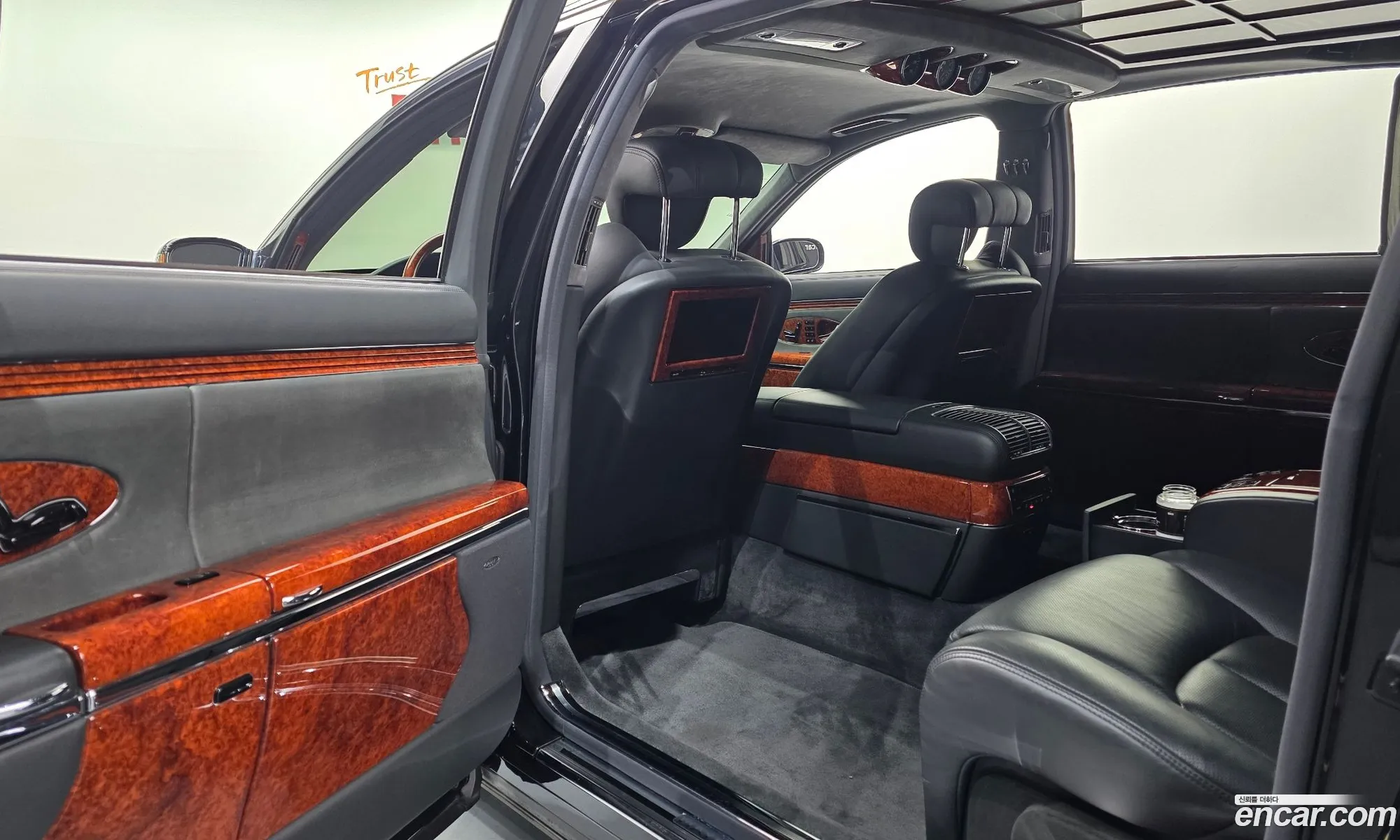 Maybach 62 2004 WDBVG78J24A001141 — 10