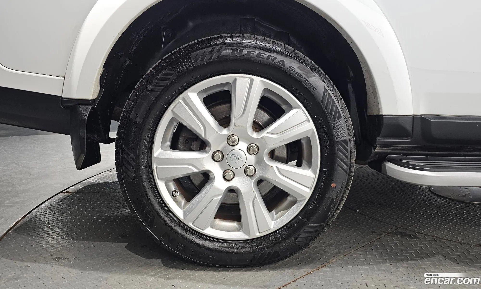 Land Rover Discovery 4 2016 SALLAAAG6GA810158 — 12