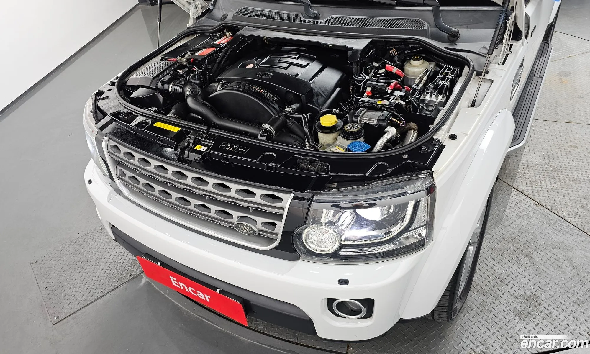 Land Rover Discovery 4 2016 SALLAAAG6GA810158 — 18