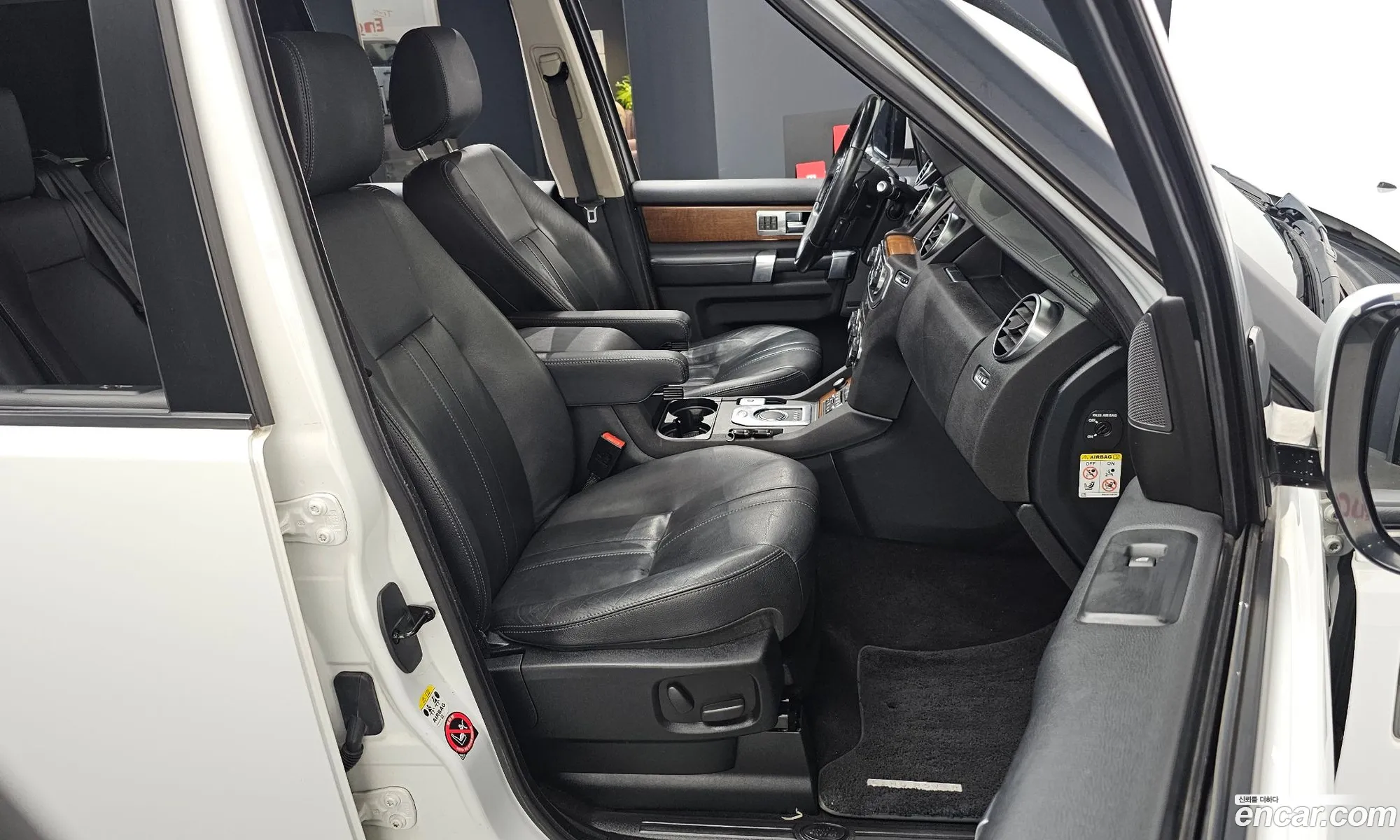 Land Rover Discovery 4 2016 SALLAAAG6GA810158 — 3