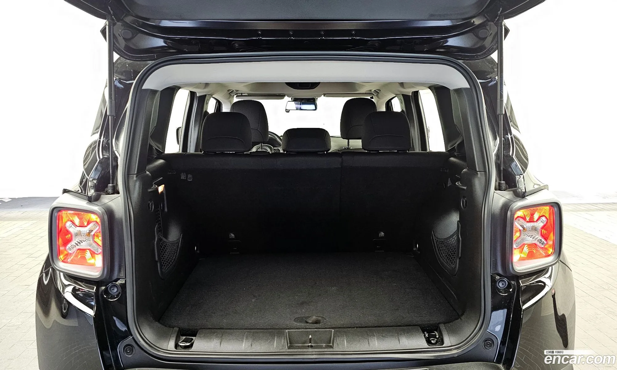 Jeep Renegade 2018 1C4BU0000JPH00140 — 10