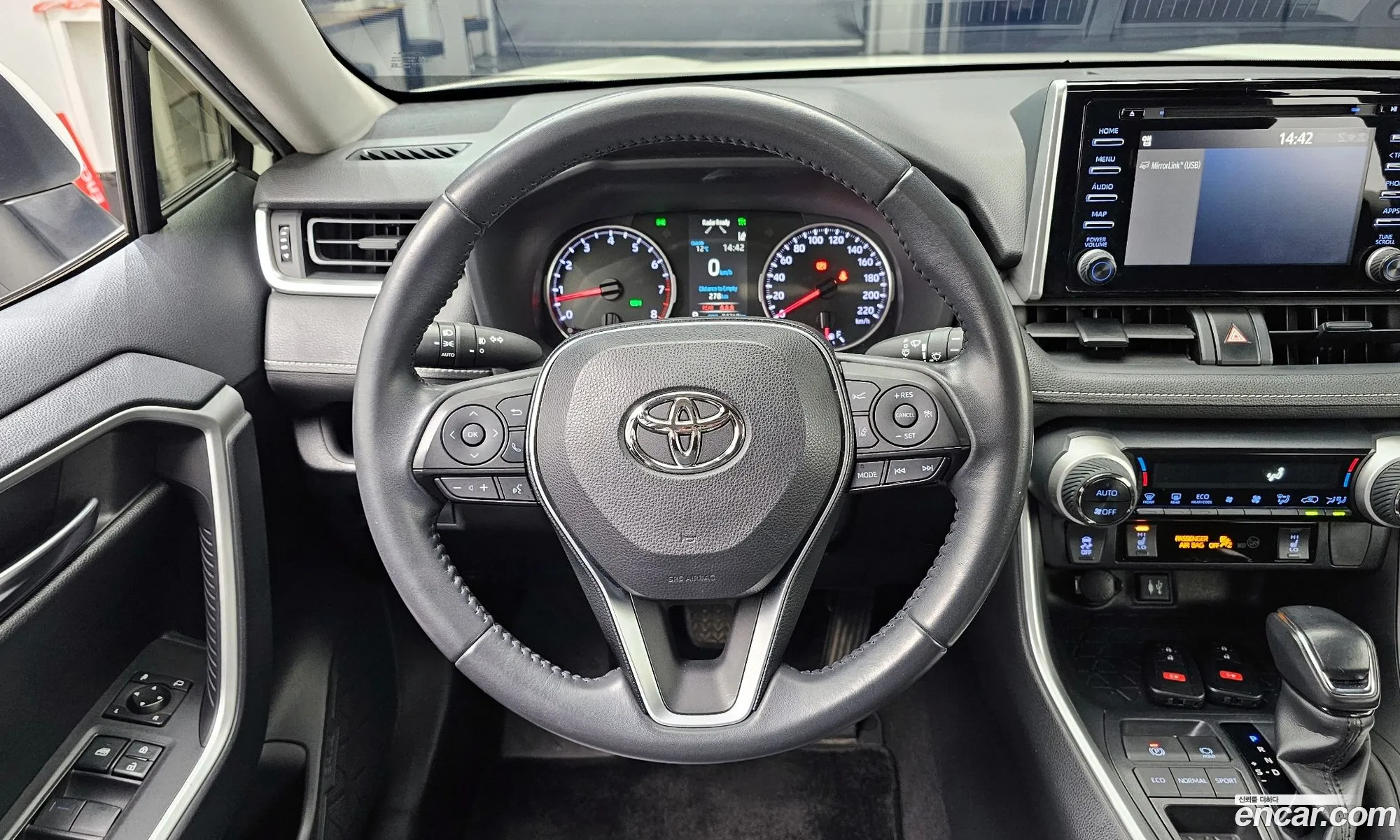 Toyota RAV4 2019 JTMW1RFV3KD024416 — 12
