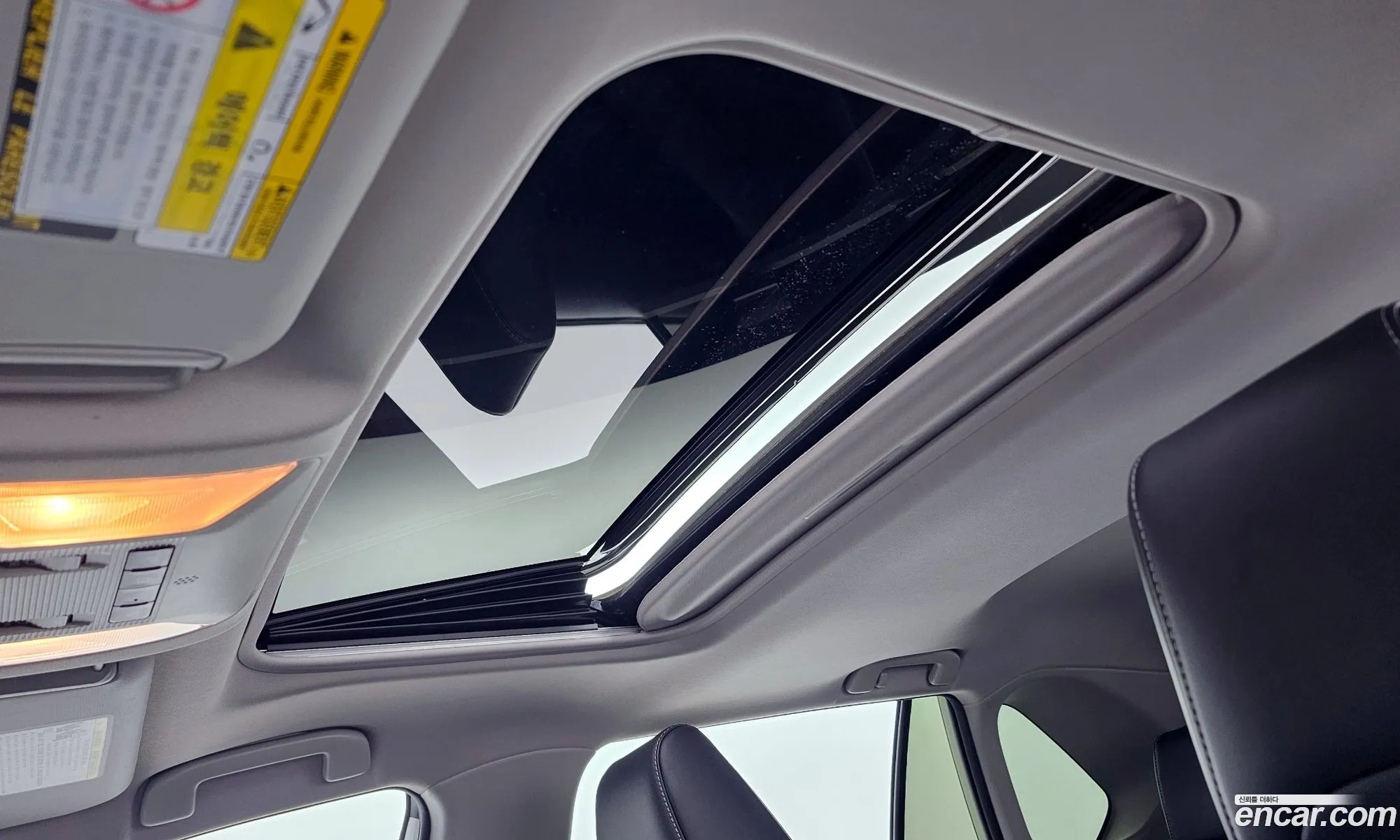 Toyota RAV4 2019 JTMW1RFV3KD024416 — 14