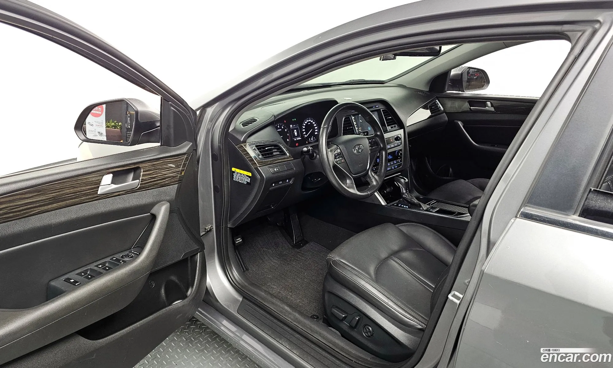 Hyundai LF Sonata 2017 — 19