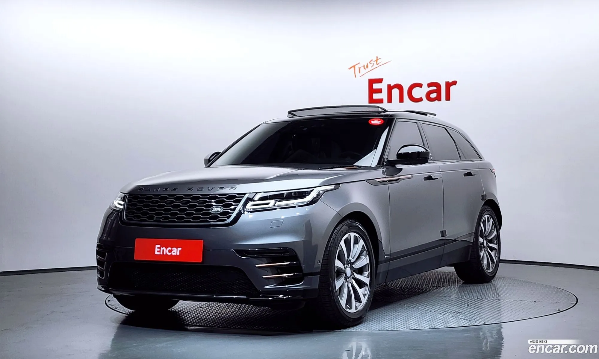 Land Rover Range Rover Velar 2017 — 11