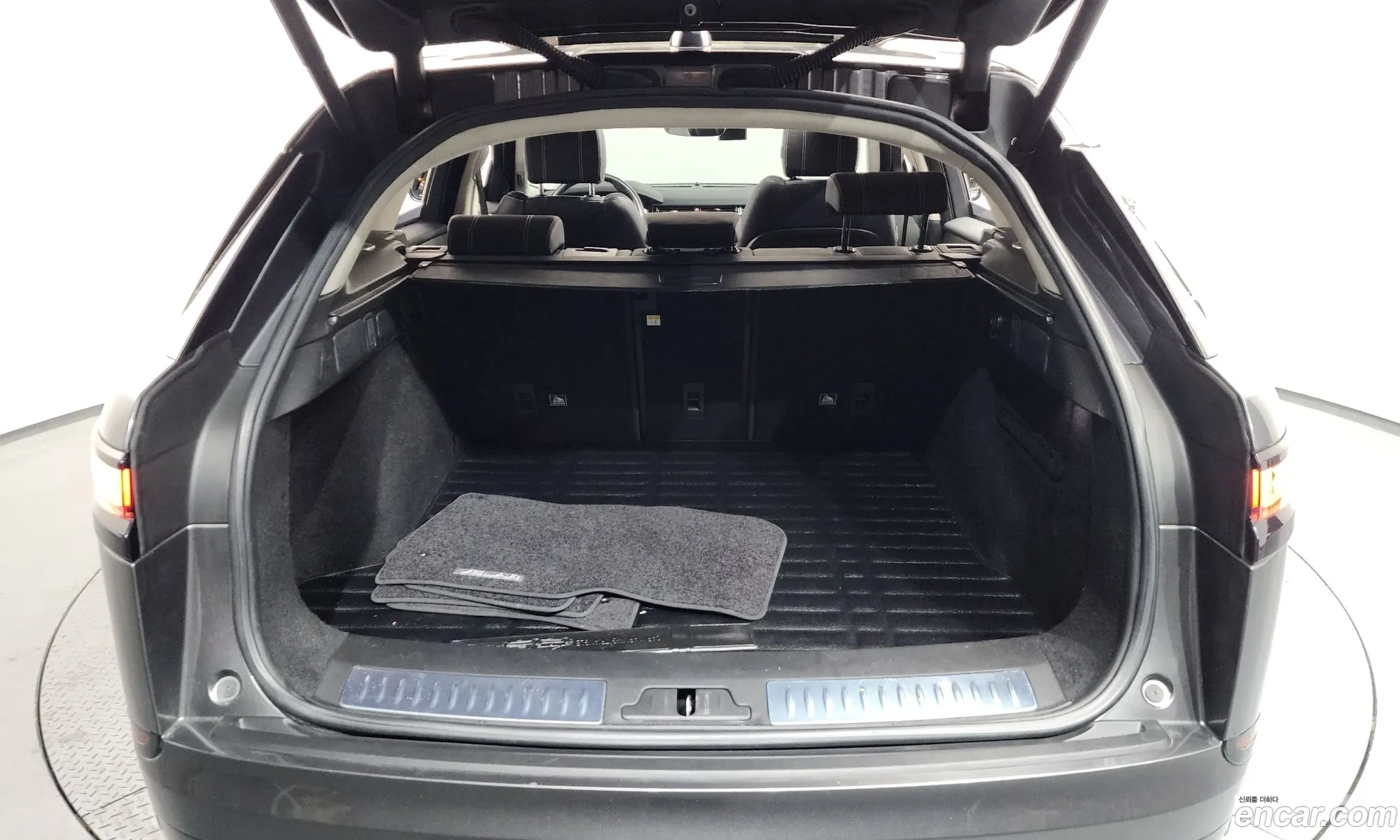 Land Rover Range Rover Velar 2017 — 4