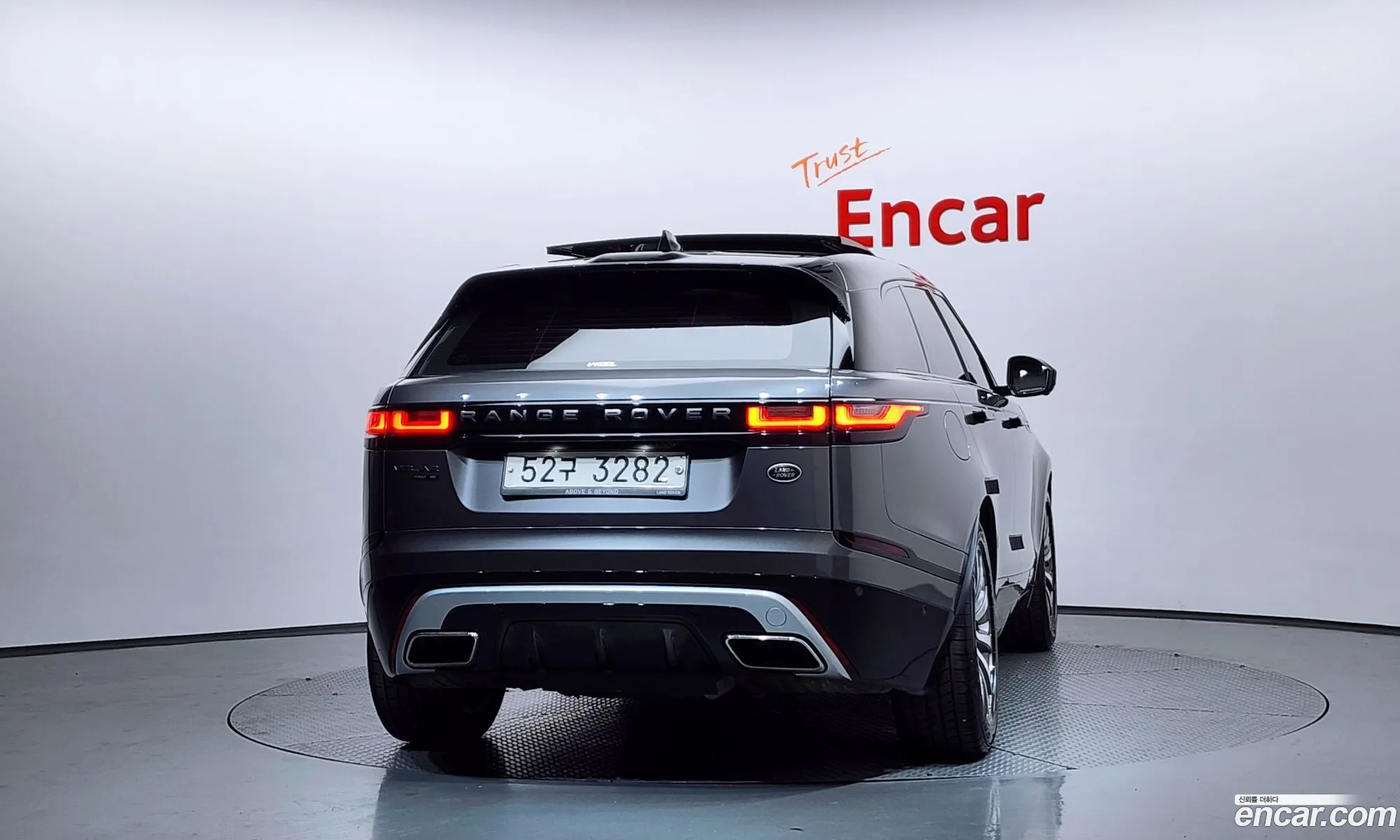 Land Rover Range Rover Velar 2017 — 16