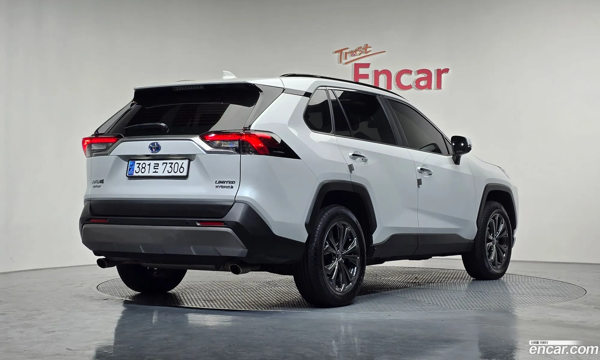 Toyota RAV4 2024 — 3