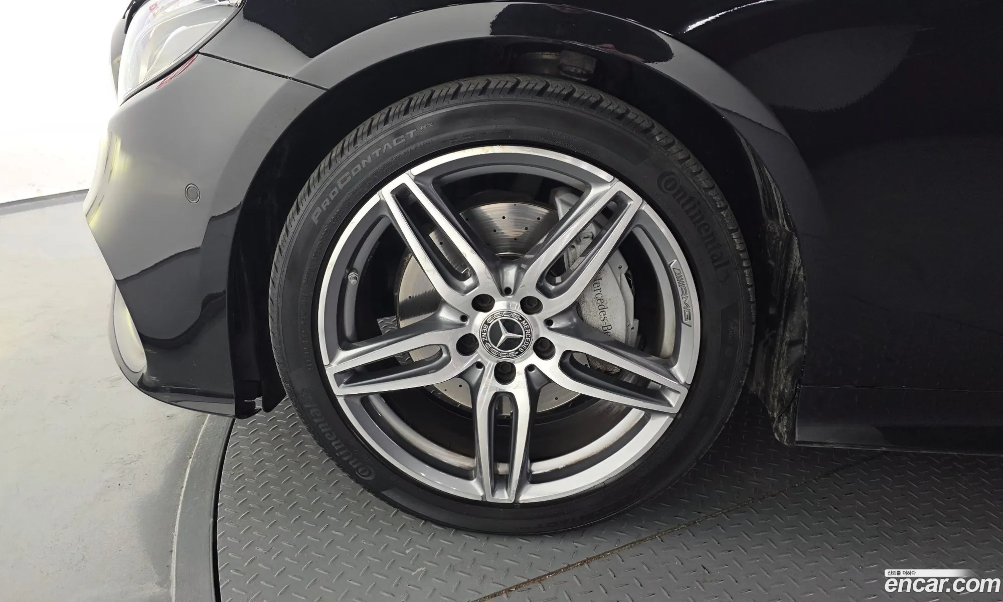 Mercedes-Benz E-Class W213 2019 WDD1J1EB8KF078016 — 13