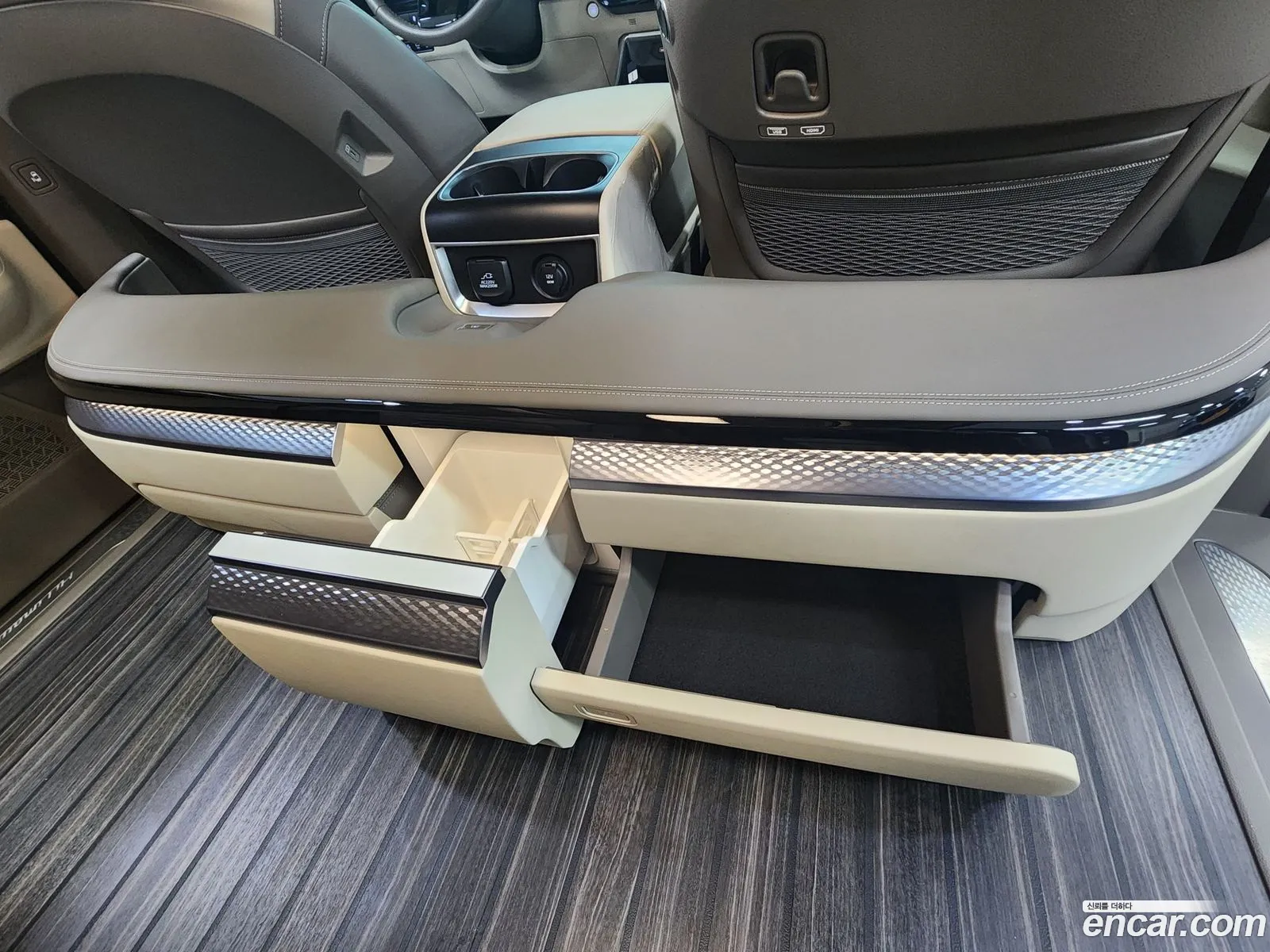 Kia Carnival 2024 — 18