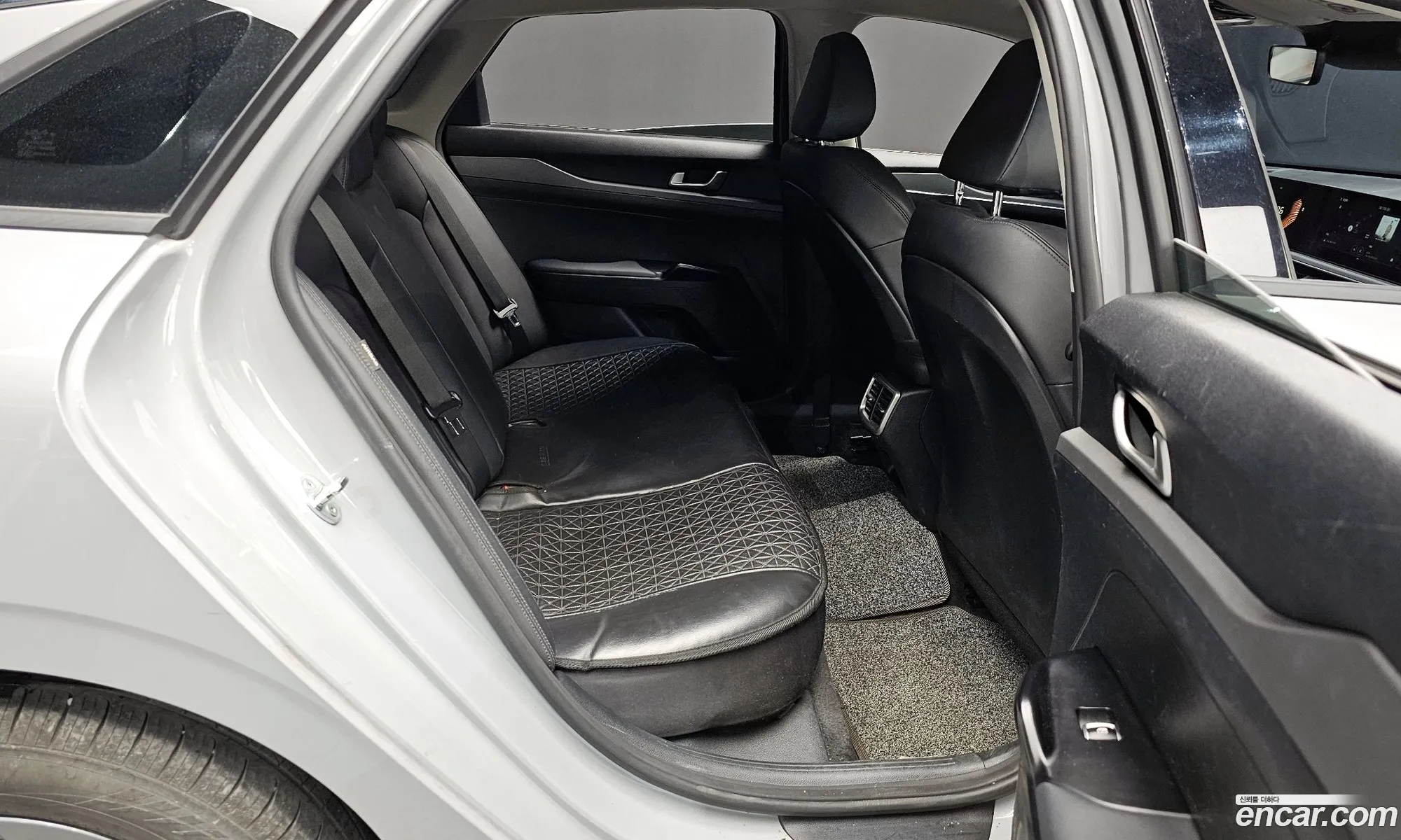 Kia K5 2024 — 10