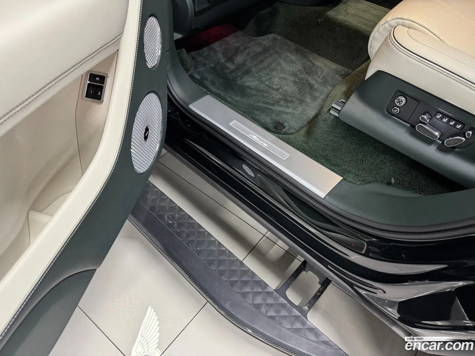 Bentley Bentayga 2024 — 16