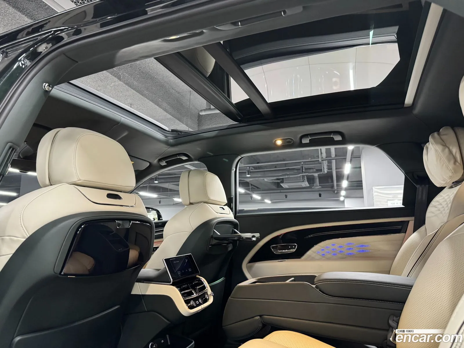 Bentley Bentayga 2024 — 14