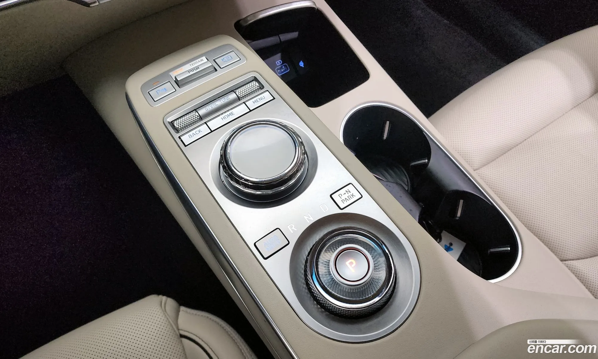 Genesis GV70 2022 KMTMB81ADPU081914 — 10