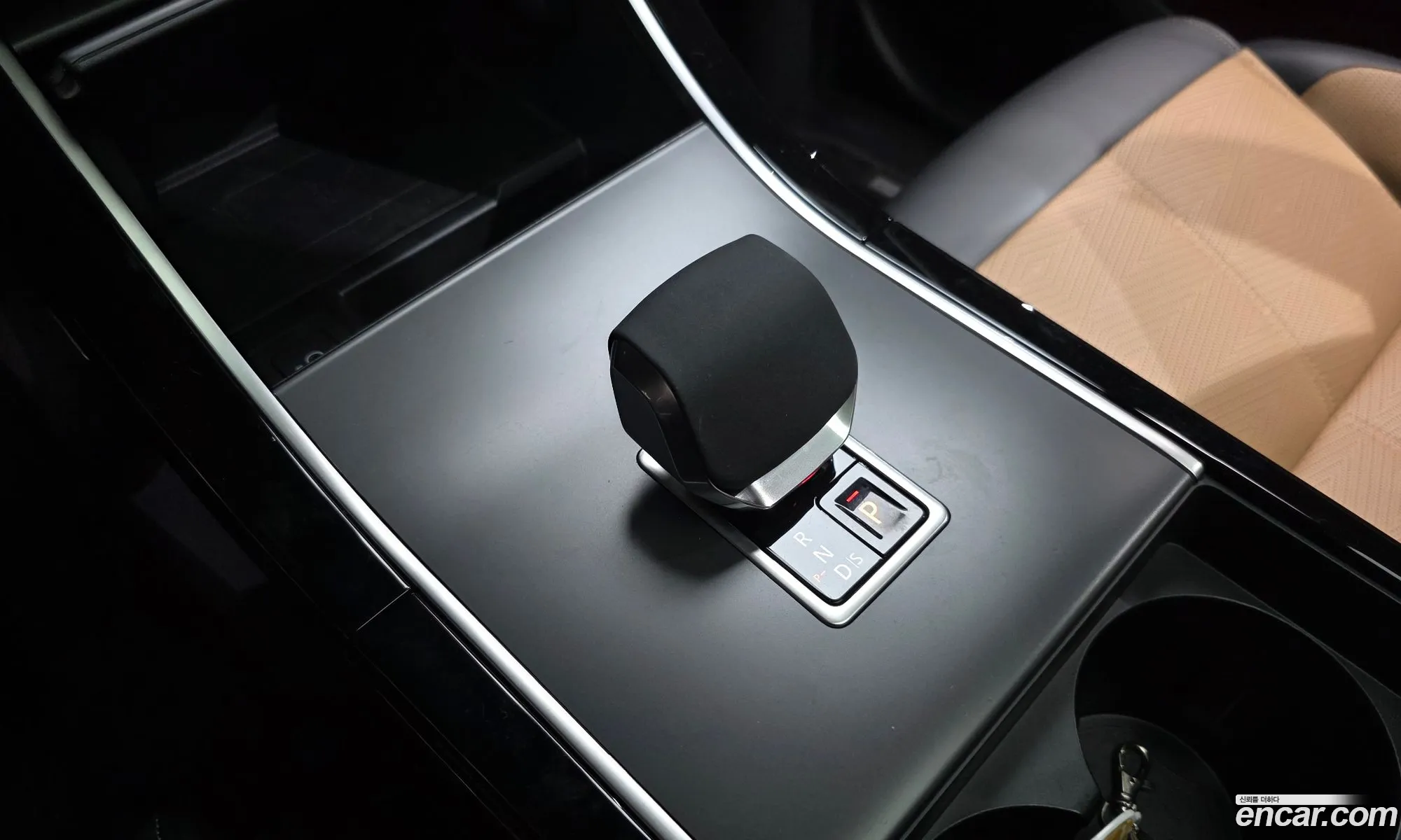 Land Rover Range Rover Velar 2024 SALYA2BU7SA397773 — 17