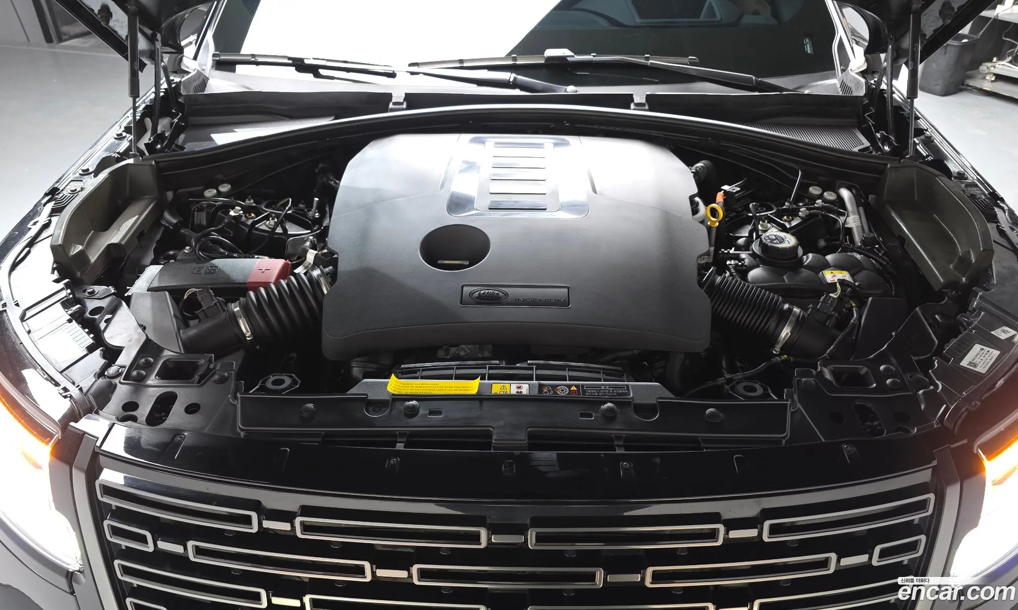 Land Rover Range Rover Velar 2024 SALYA2BU7SA397773 — 4
