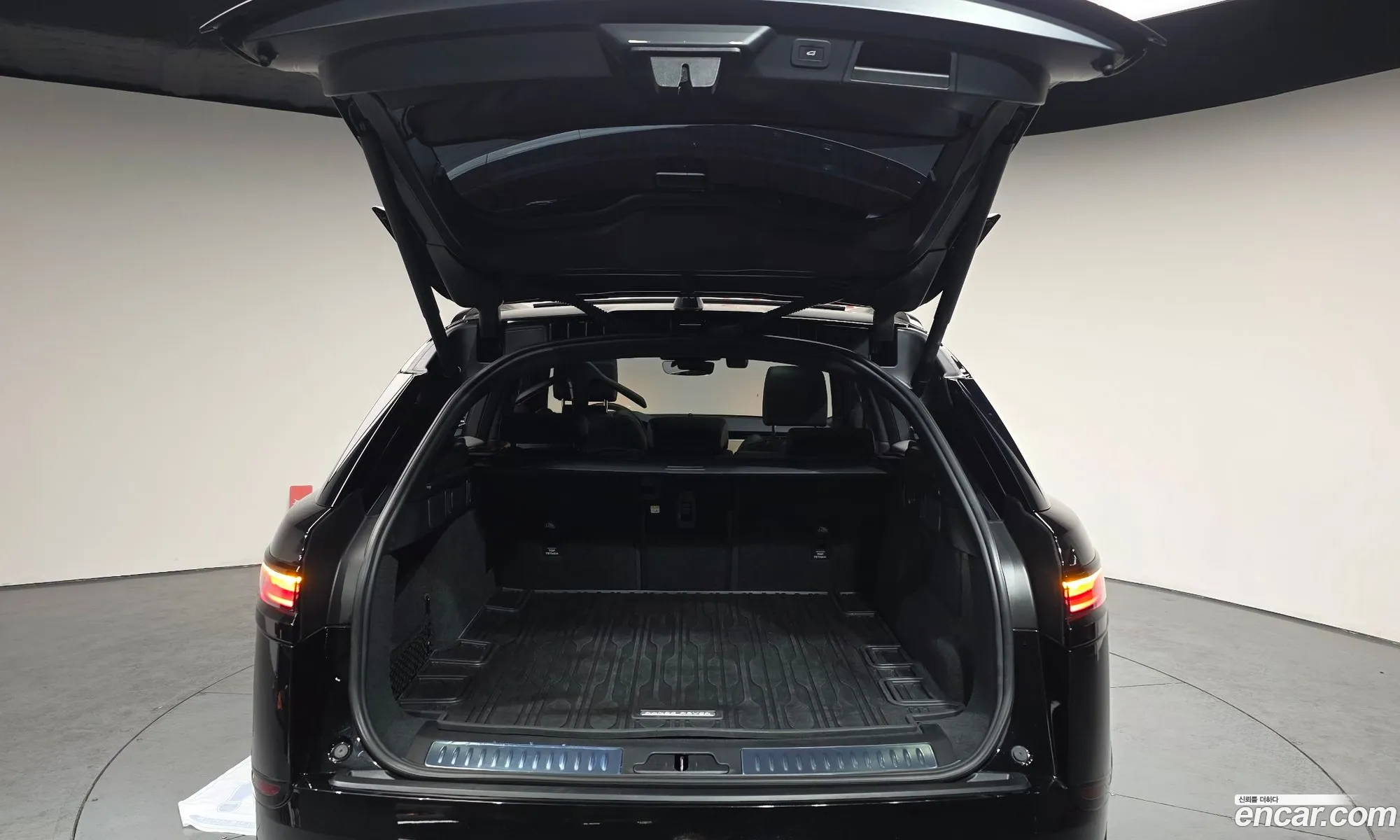 Land Rover Range Rover Velar 2024 SALYA2BU7SA397773 — 20