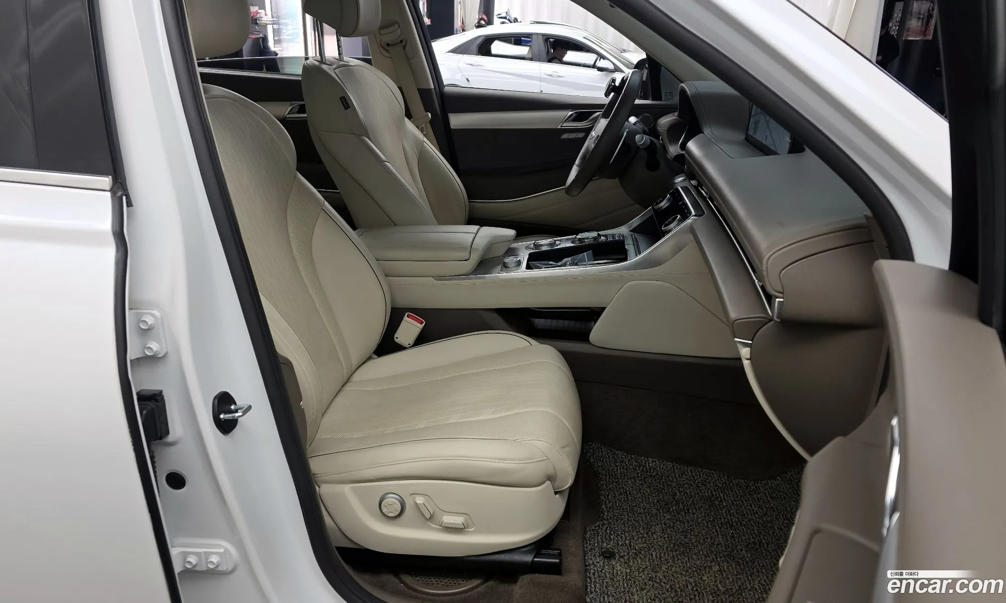 Genesis GV80 2023 — 12