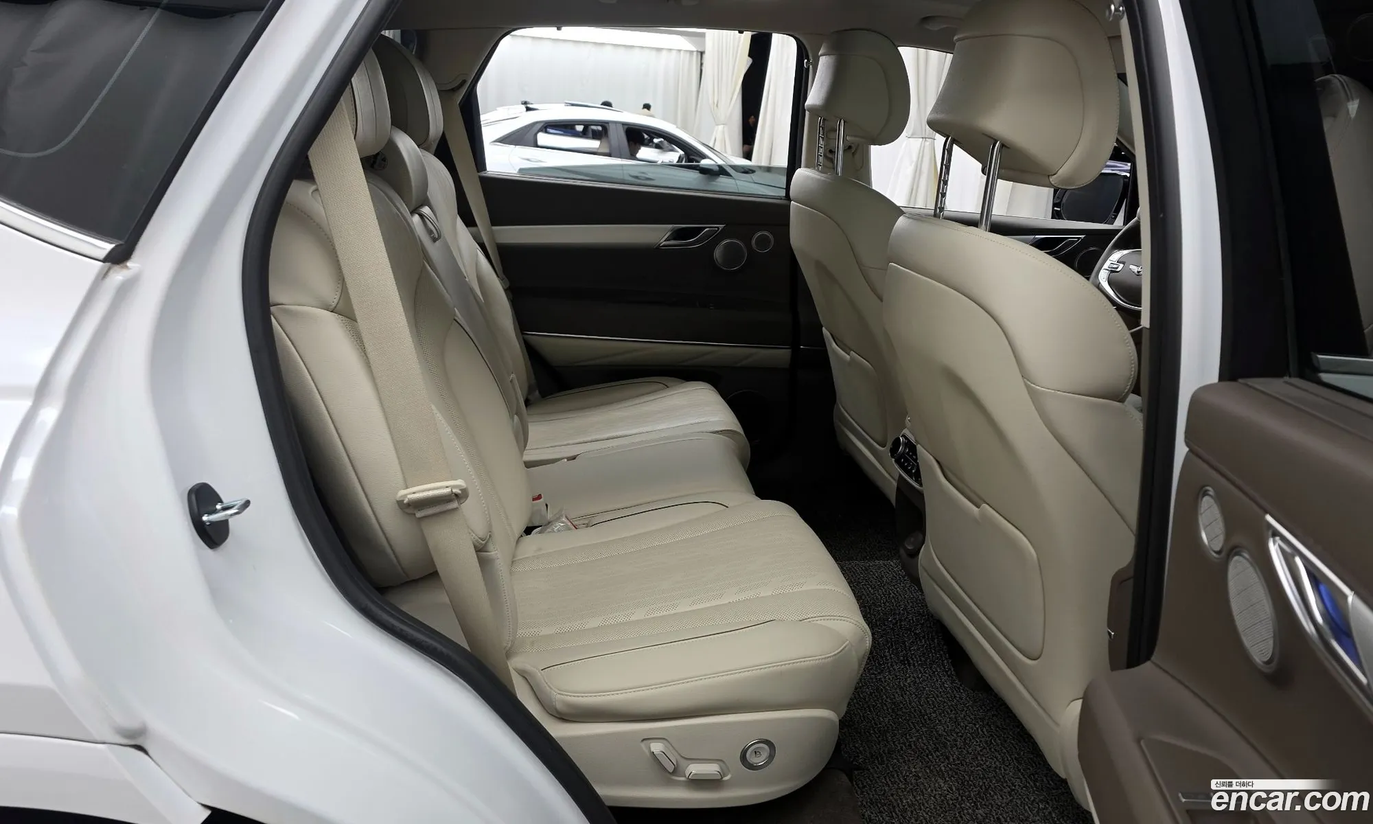Genesis GV80 2023 — 13