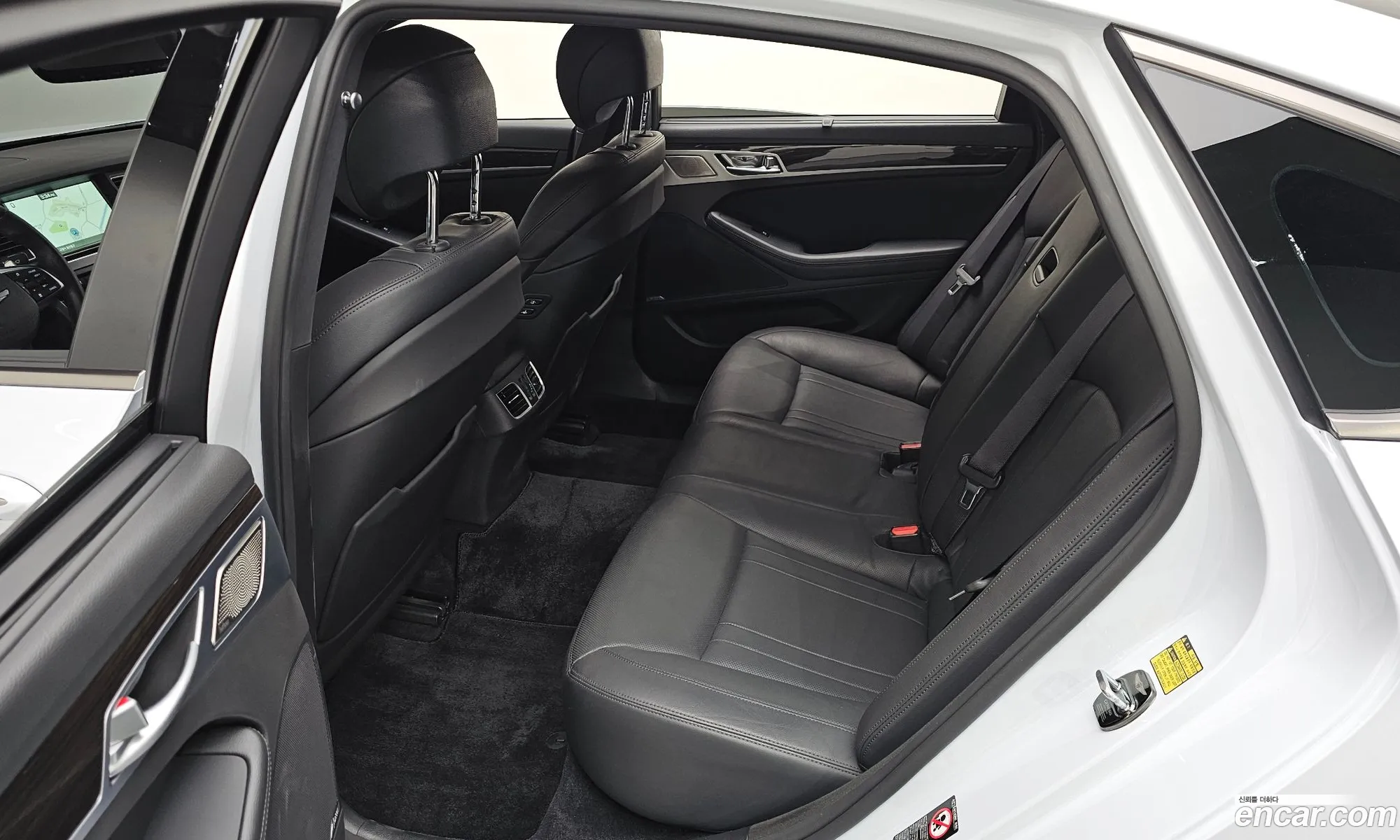 Genesis G80 2017 — 17