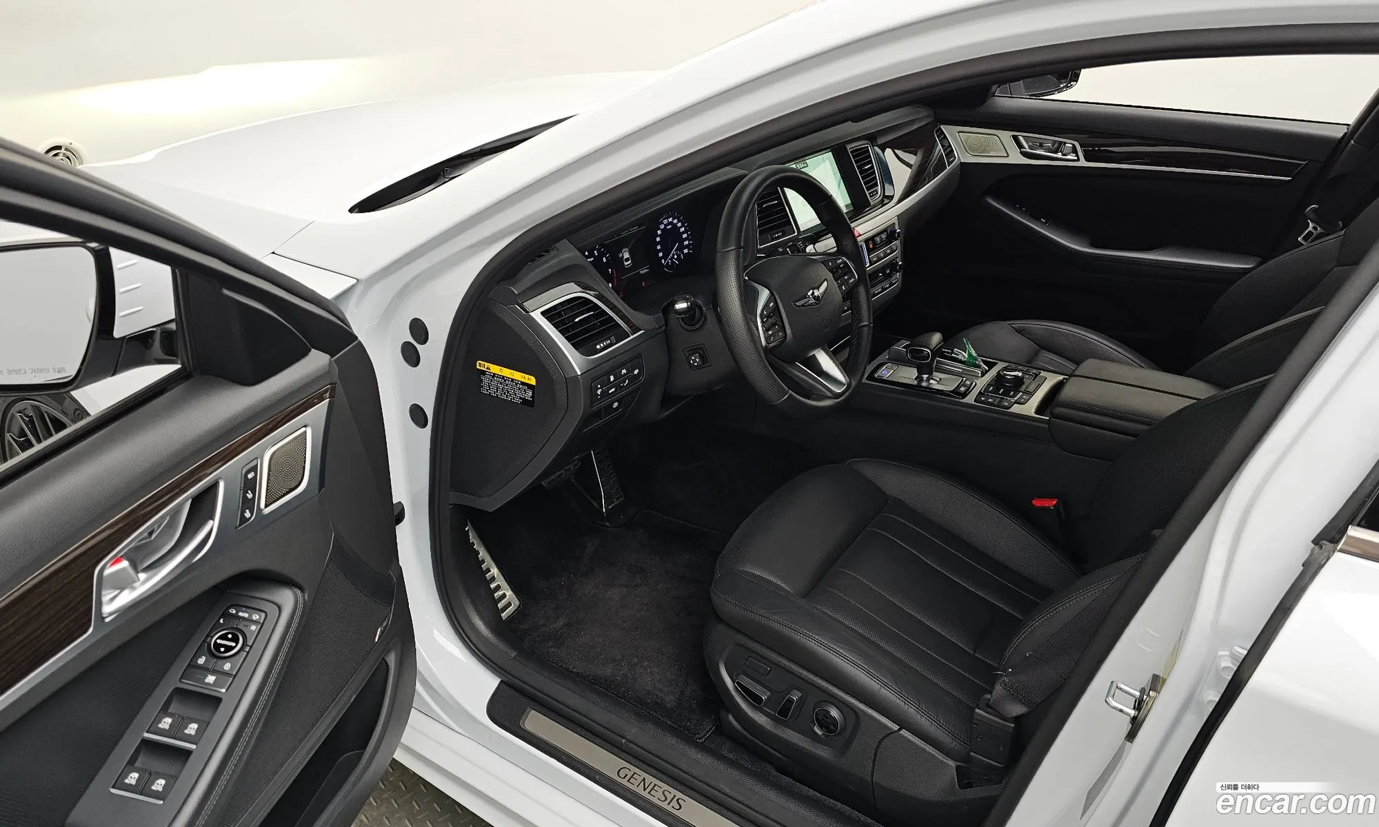 Genesis G80 2017 — 12