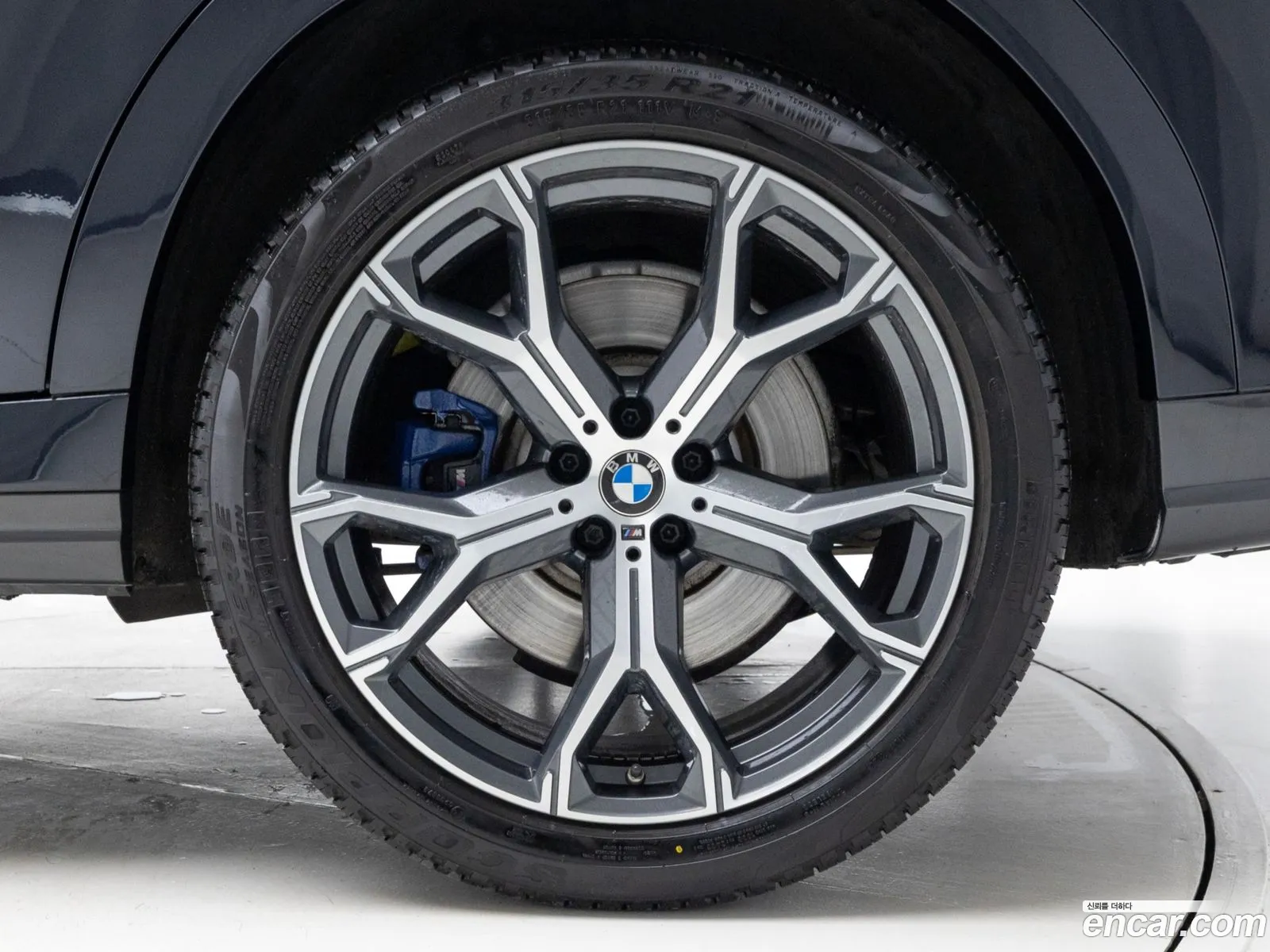 BMW X6 2021 — 16