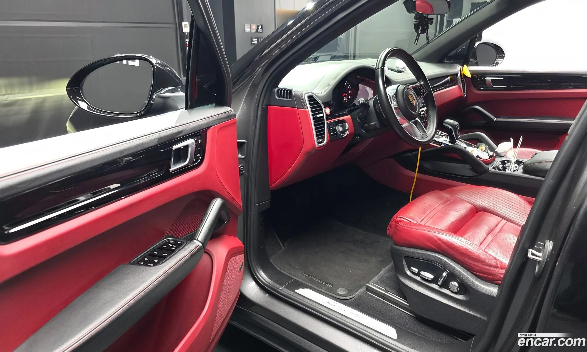 Porsche Cayenne 2019 WP1AA29Y4KDA22762 — 2
