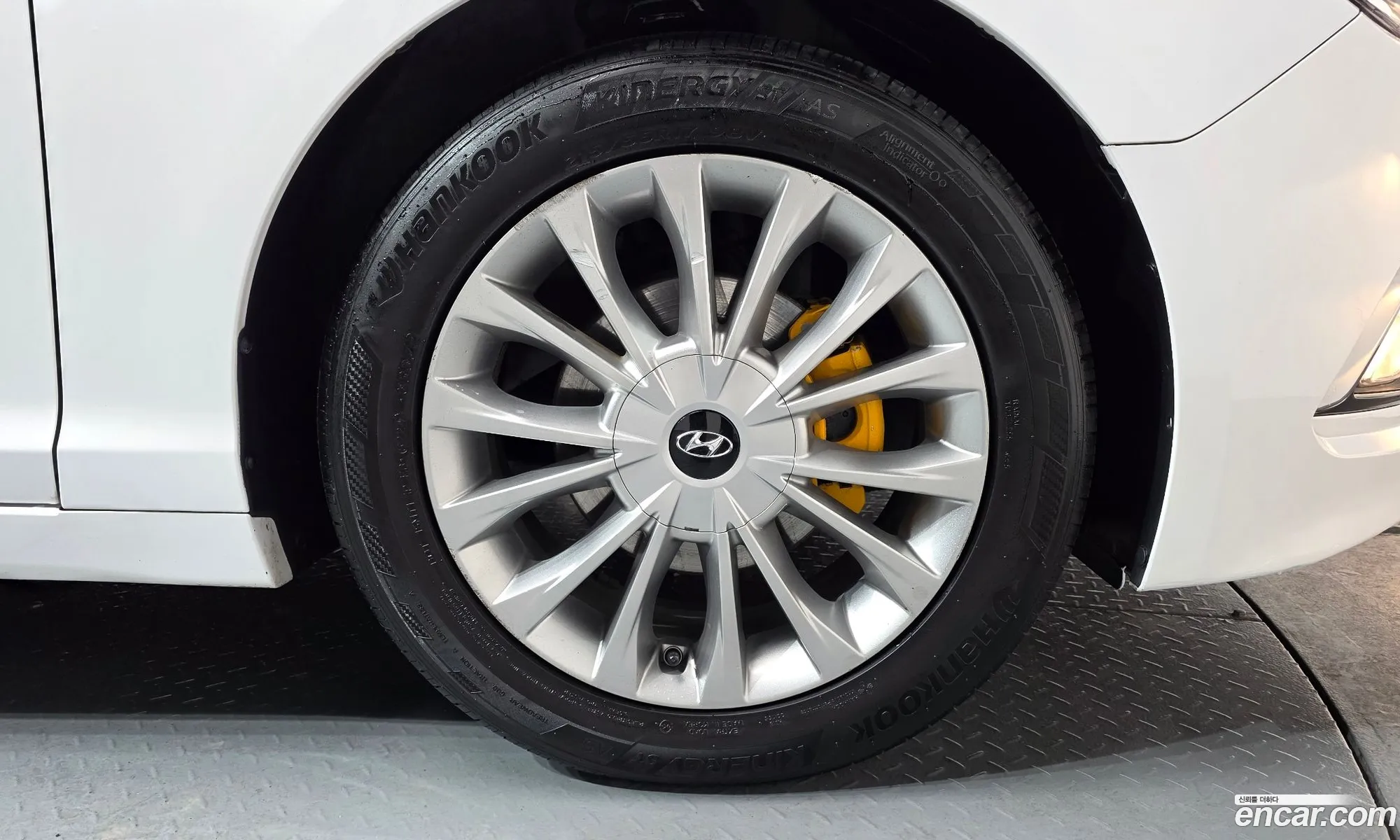 Hyundai LF Sonata 2015 — 19