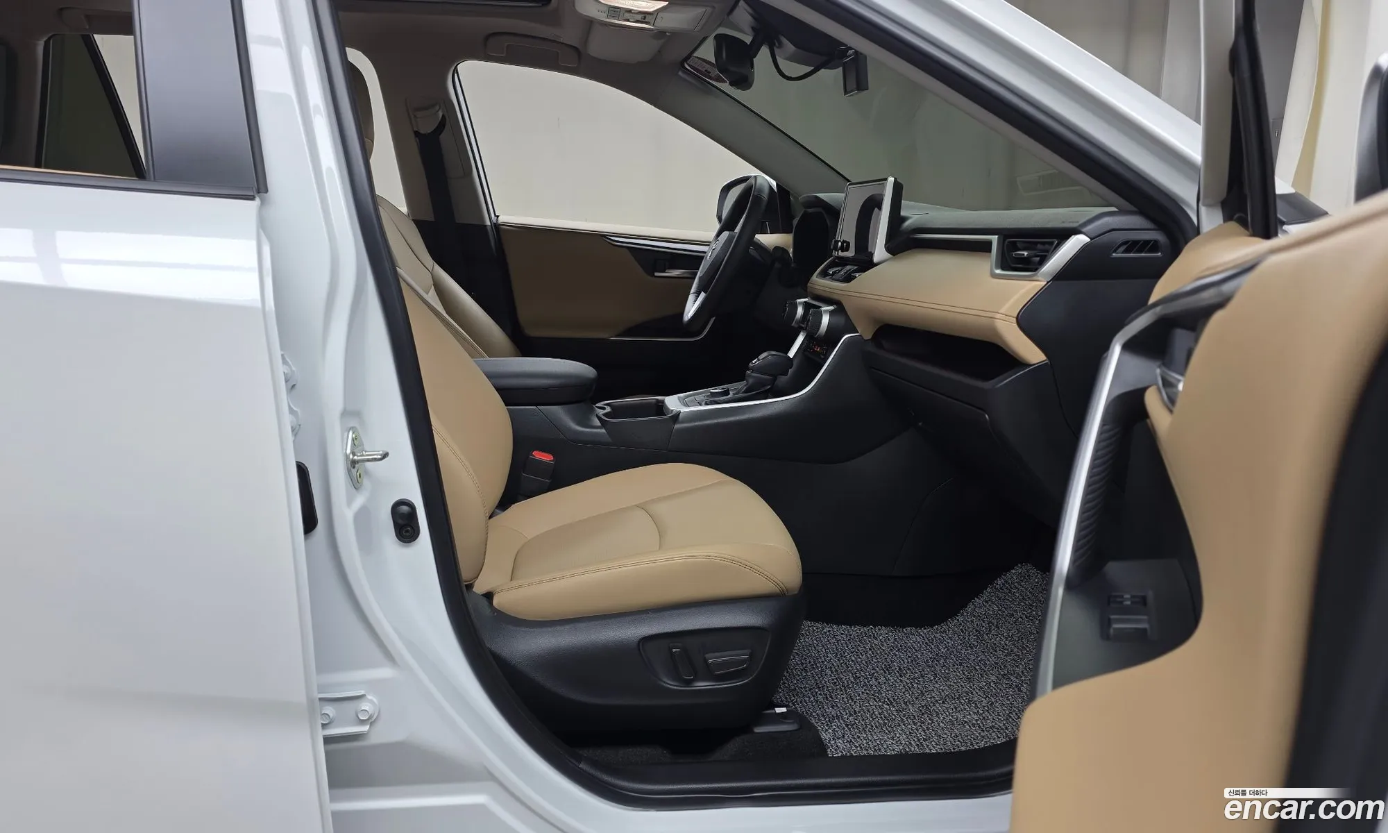 Toyota RAV4 2024 JTMDWRFV7RD583714 — 7