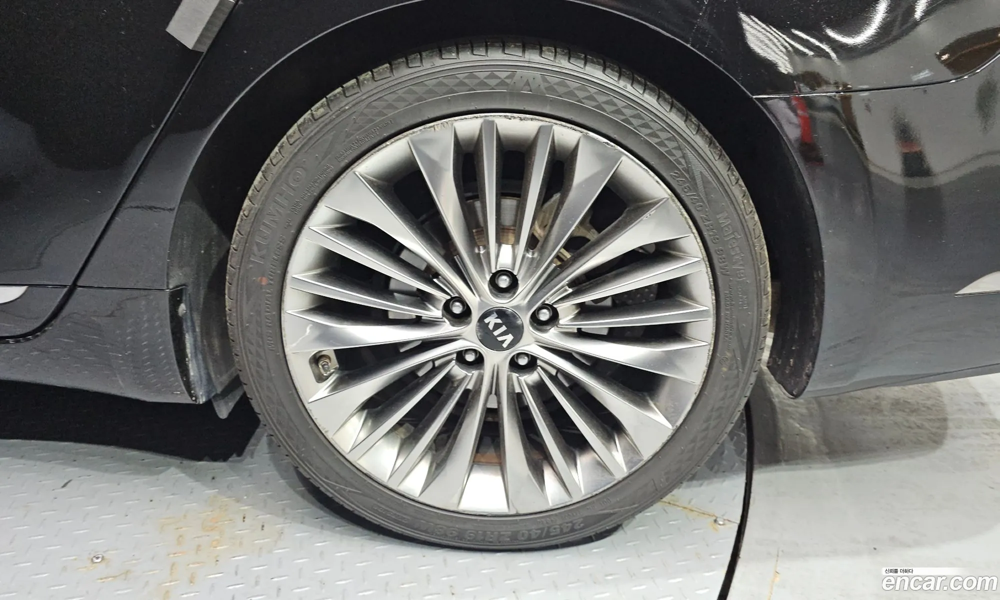Kia K7 2018 — 12
