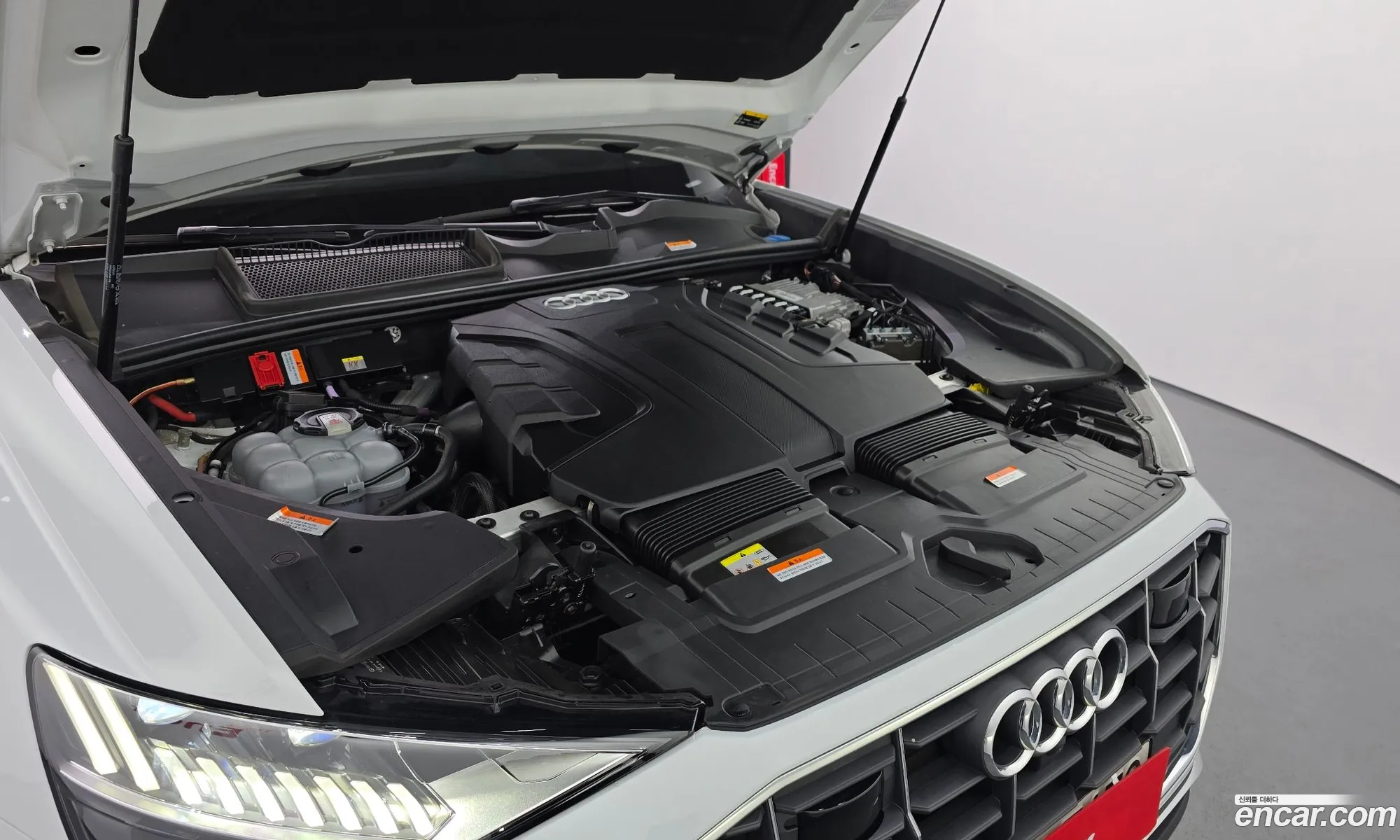 Audi Q8 2021 WAUZZZF19MD043829 — 4