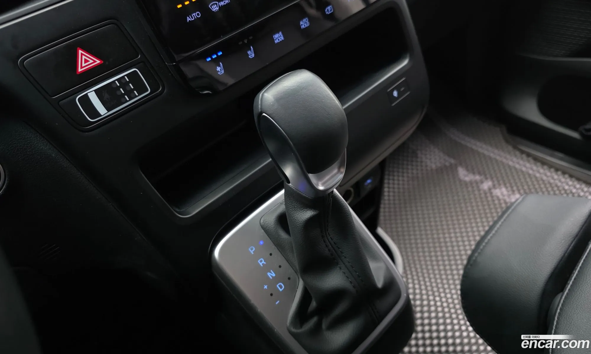 Hyundai Staria 2025 — 18