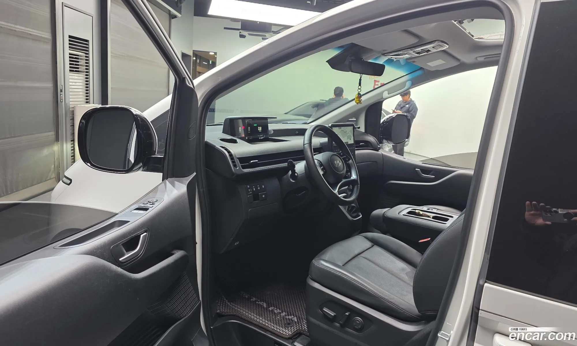 Hyundai Staria 2025 — 4