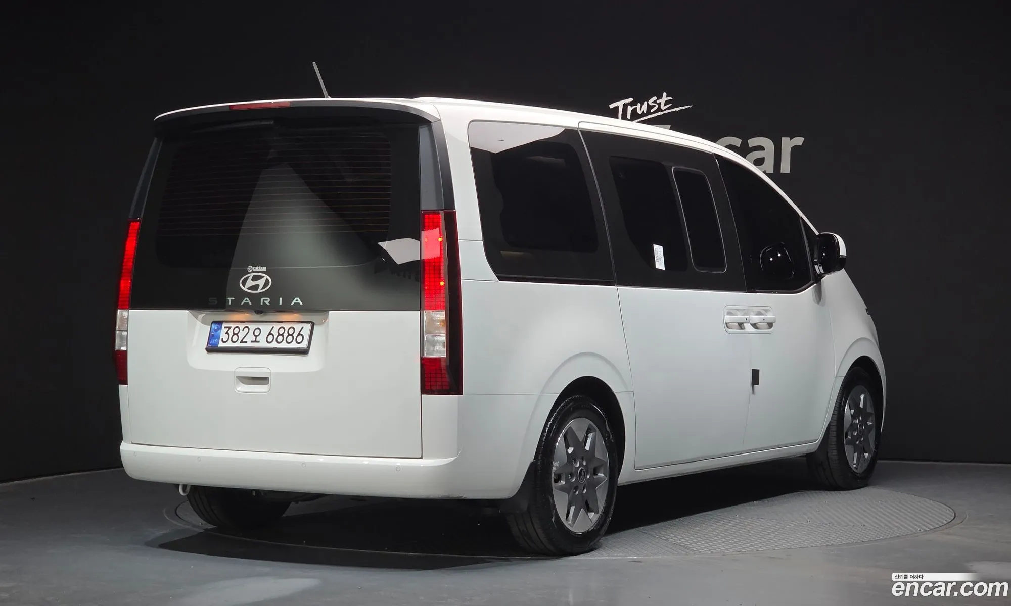 Hyundai Staria 2025 — 16