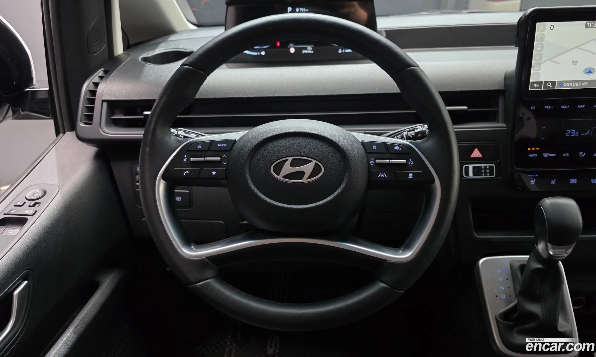 Hyundai Staria 2025 — 6